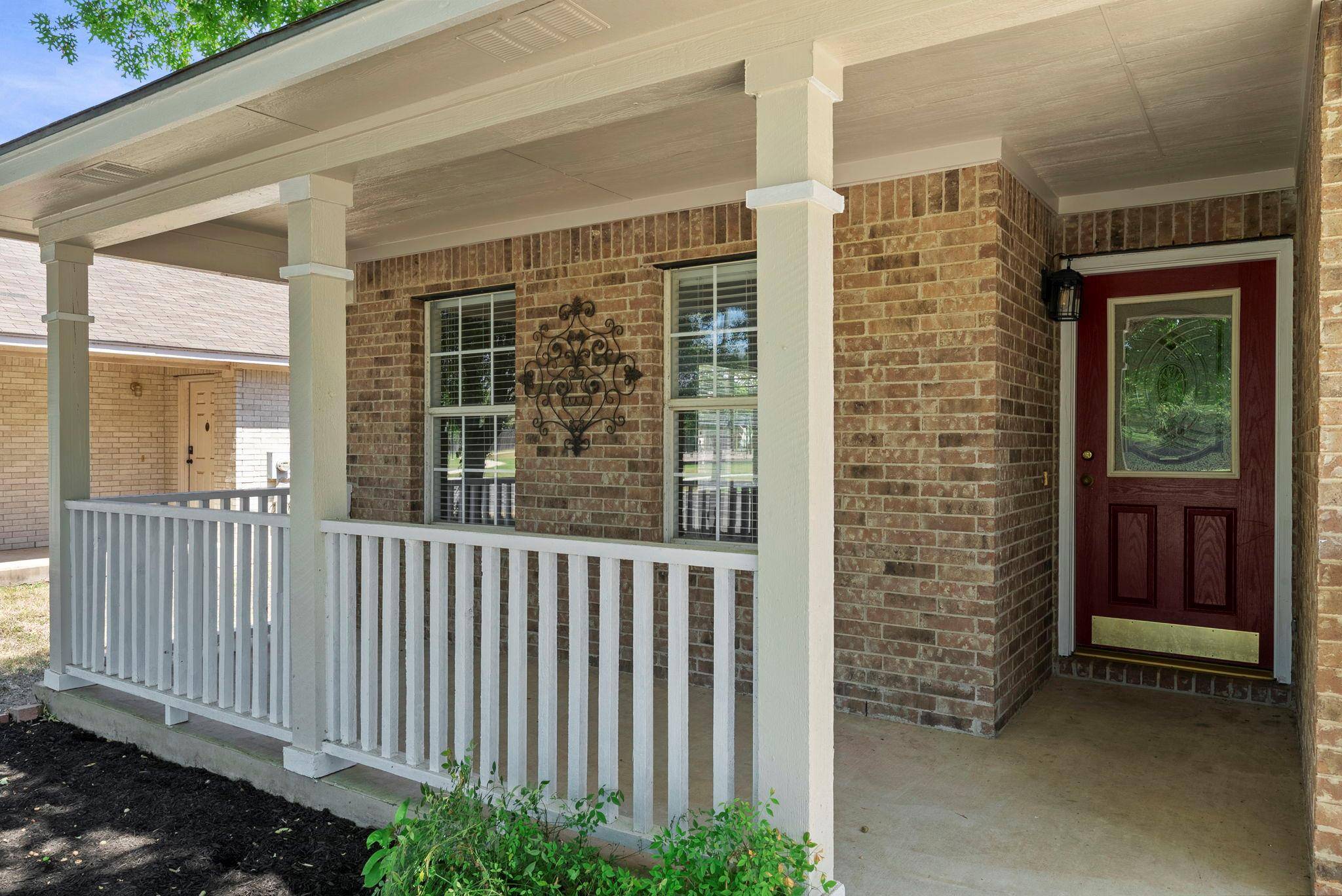 511 S Pauley DR, Hutto, TX 78634