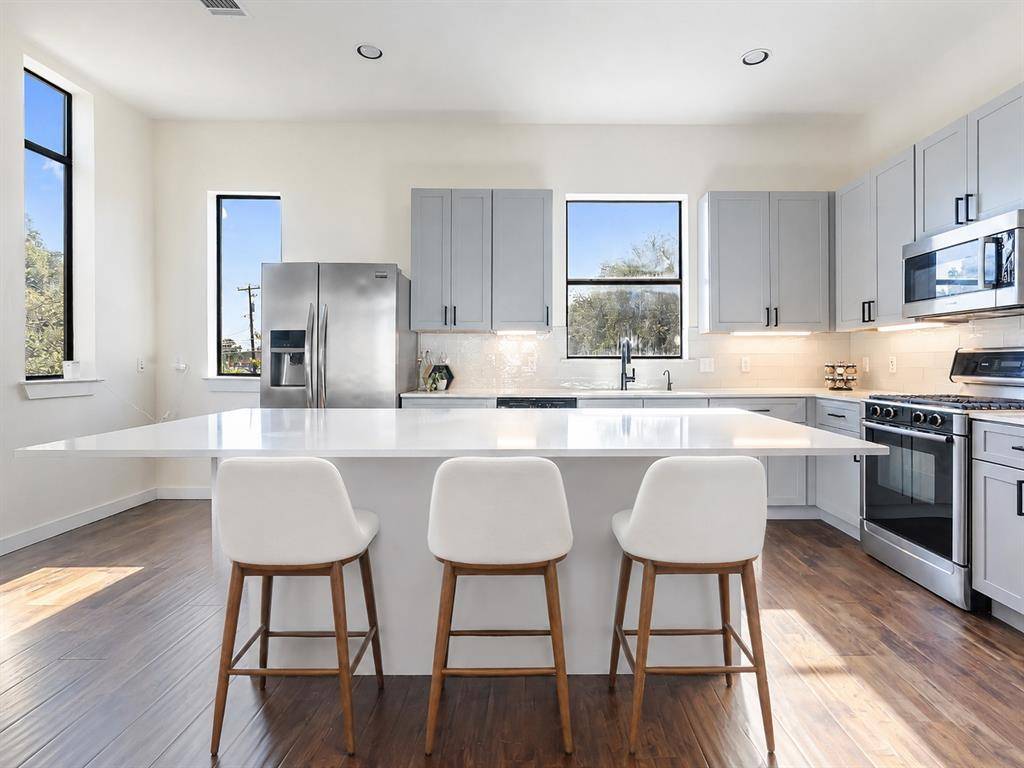 6000 S Congress Ave #201, Austin, TX 78745