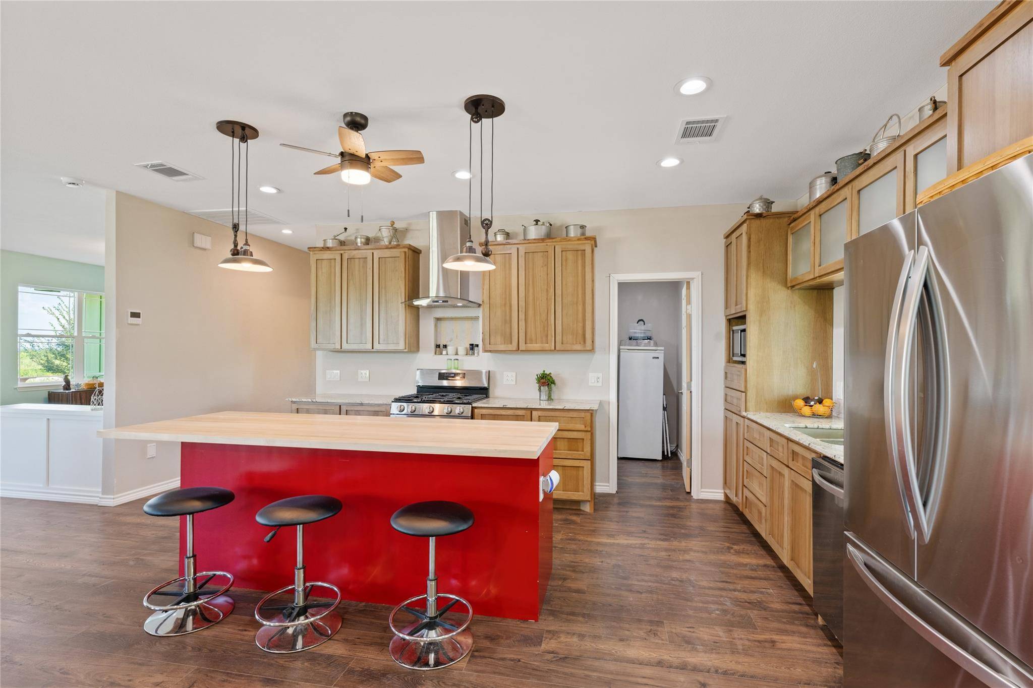 459 E Ridge LN, Niederwald, TX 78640