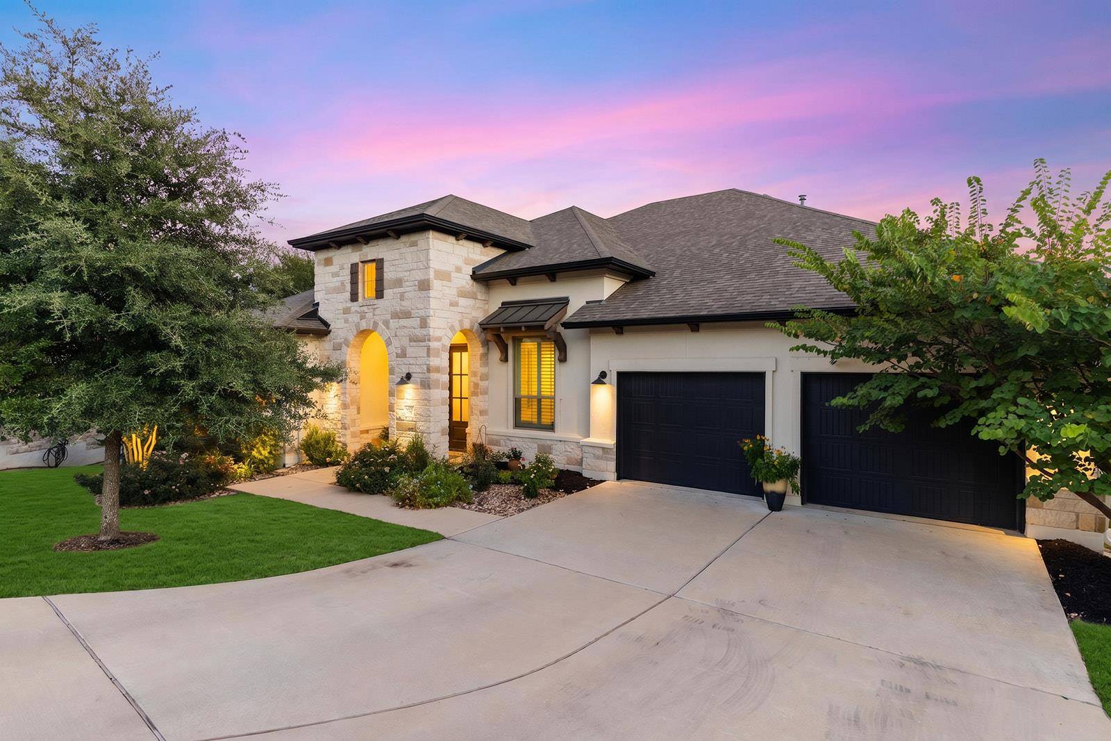129 Hollytree CT, Georgetown, TX 78628