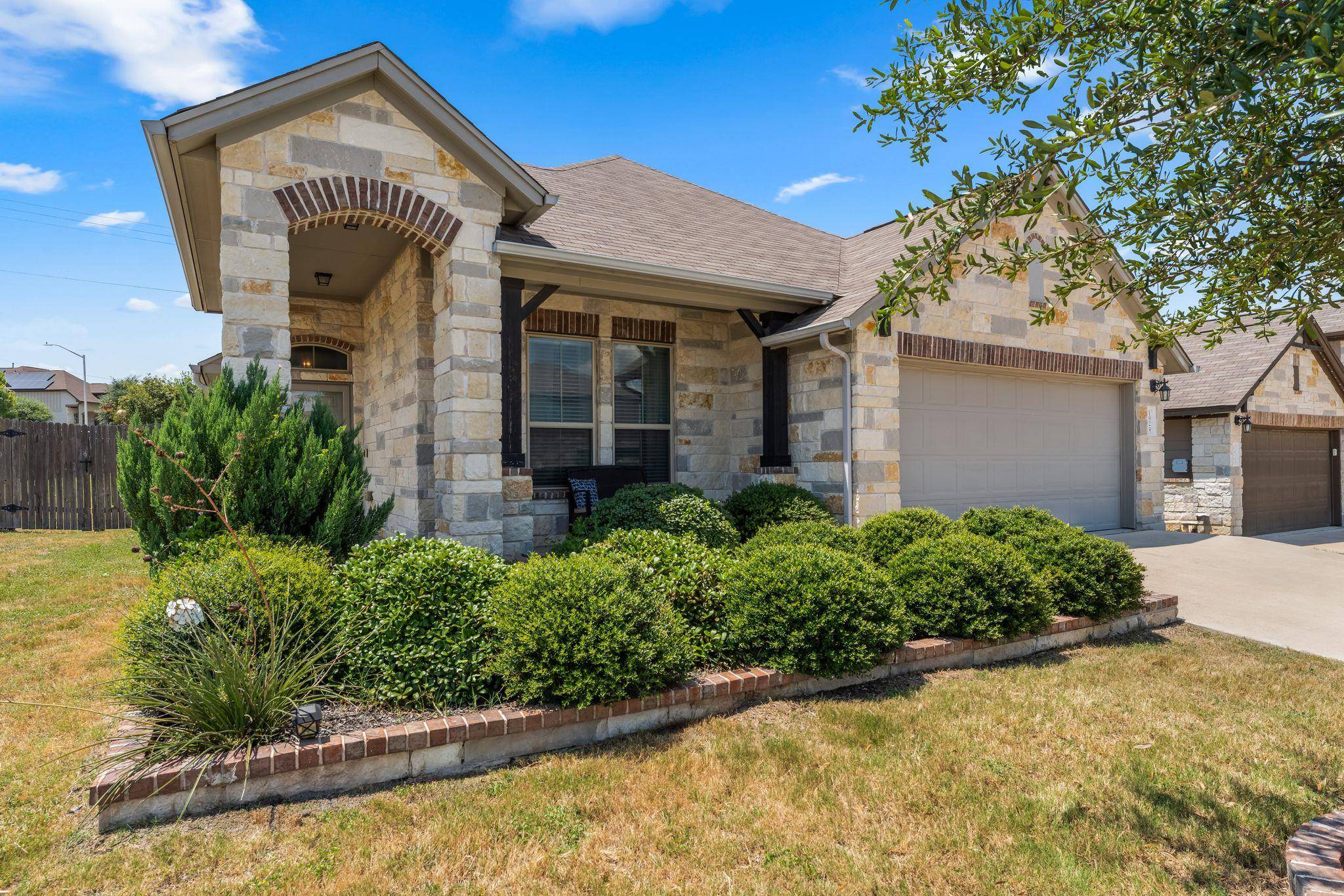 1924 Goldilocks LN, Austin, TX 78652