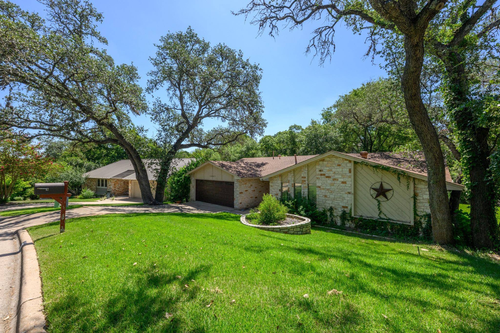 1907 Stoneridge RD, Austin, TX 78746