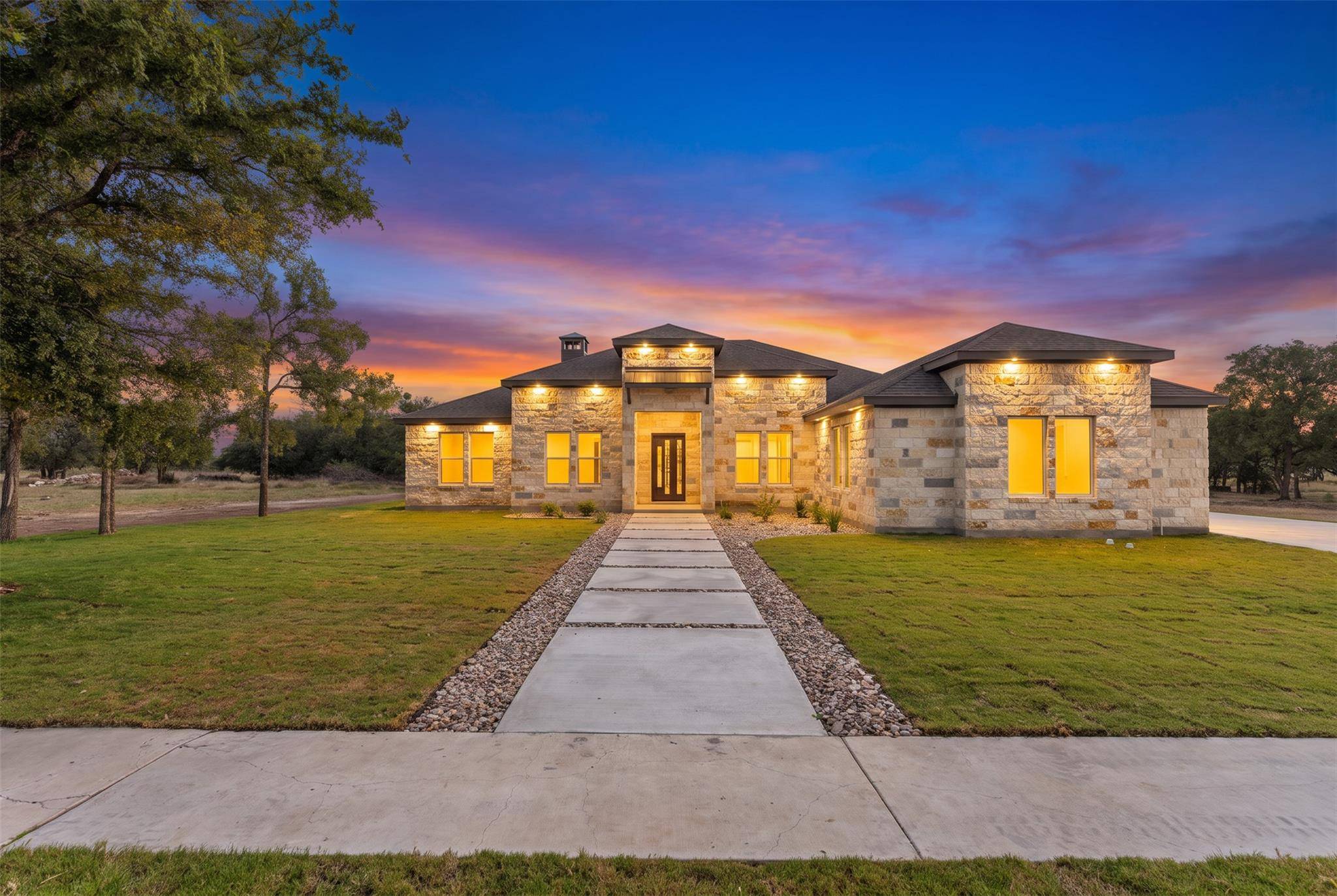 262 Sunday DR, Burnet, TX 78611