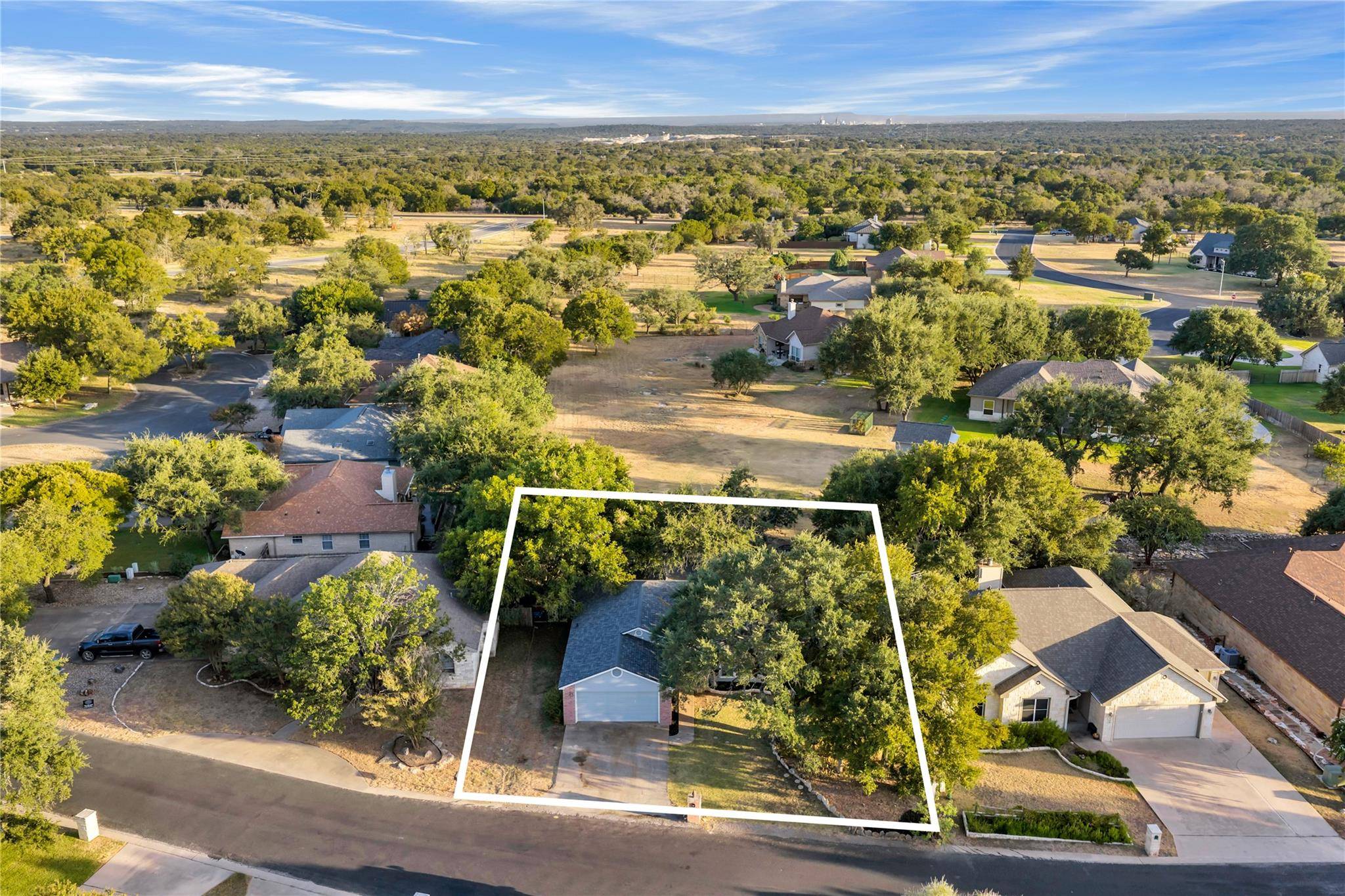 307 Fox XING, Burnet, TX 78611
