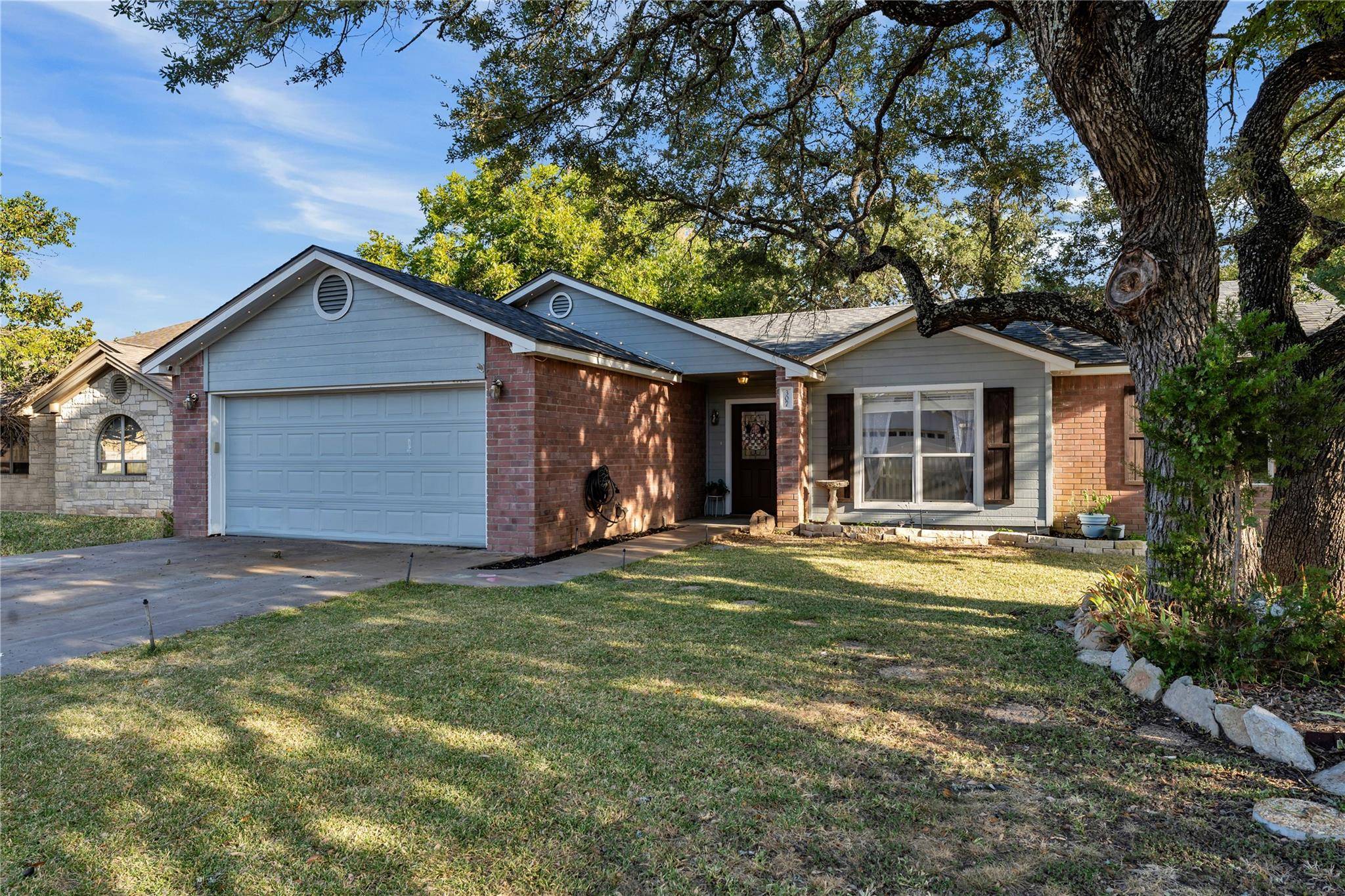307 Fox XING, Burnet, TX 78611