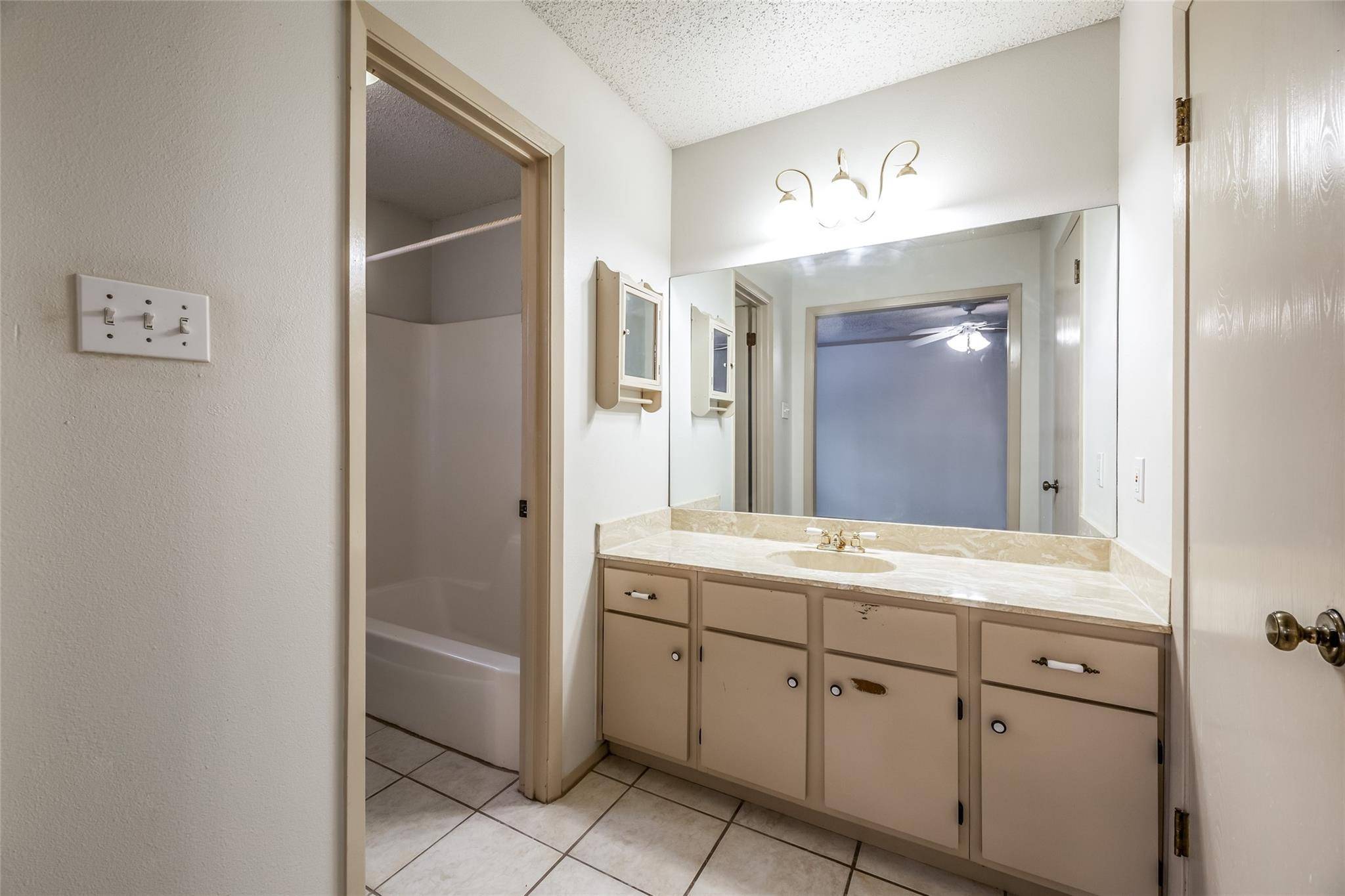 1006 Silbury DR, Austin, TX 78758