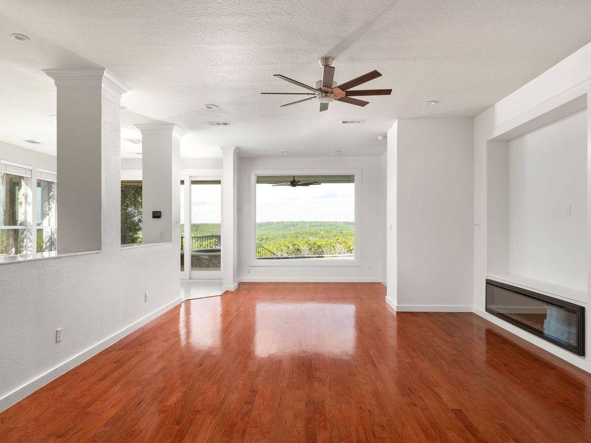 7319 Yaupon DR, Austin, TX 78759