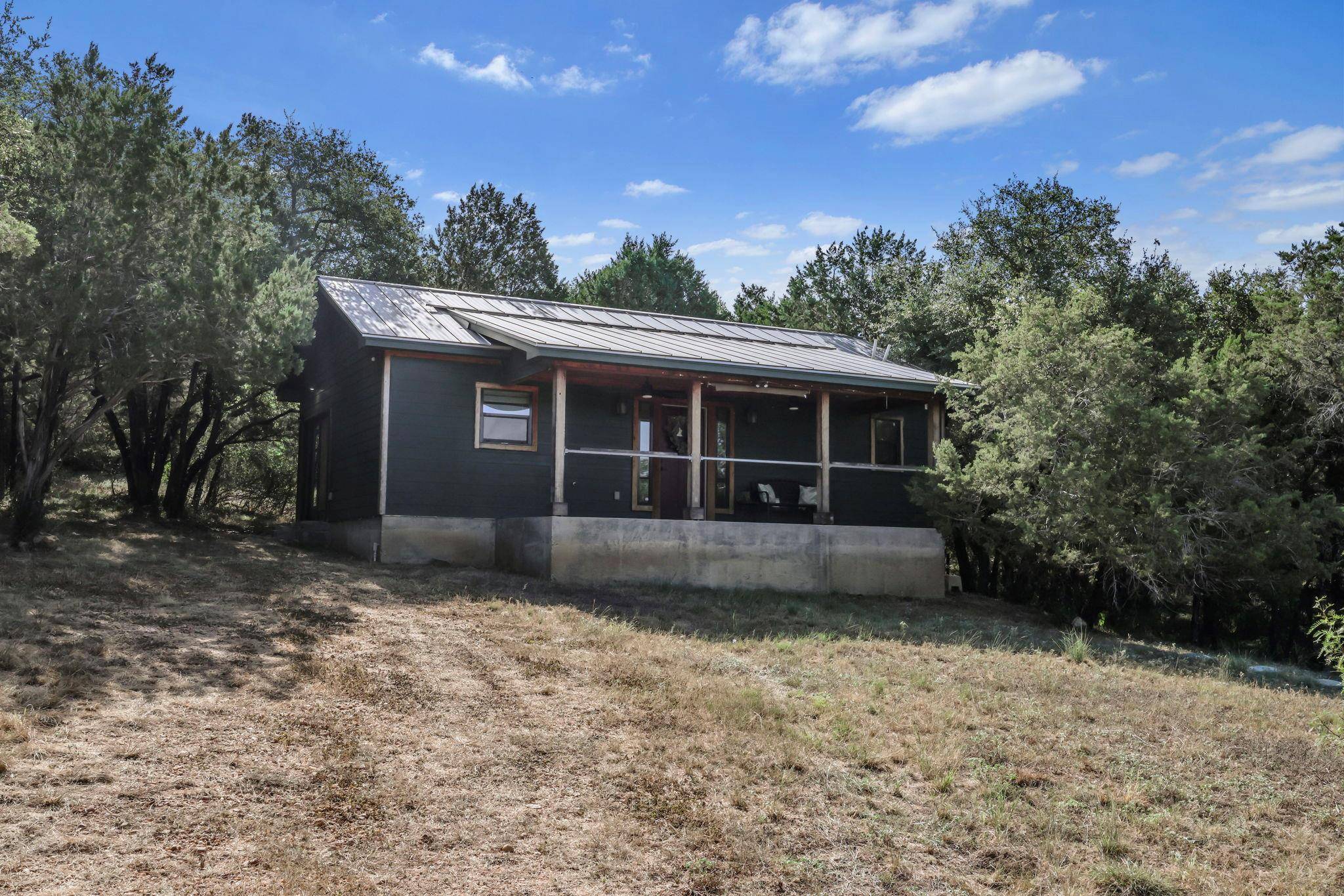 407 Breezing LN, Spicewood, TX 78669