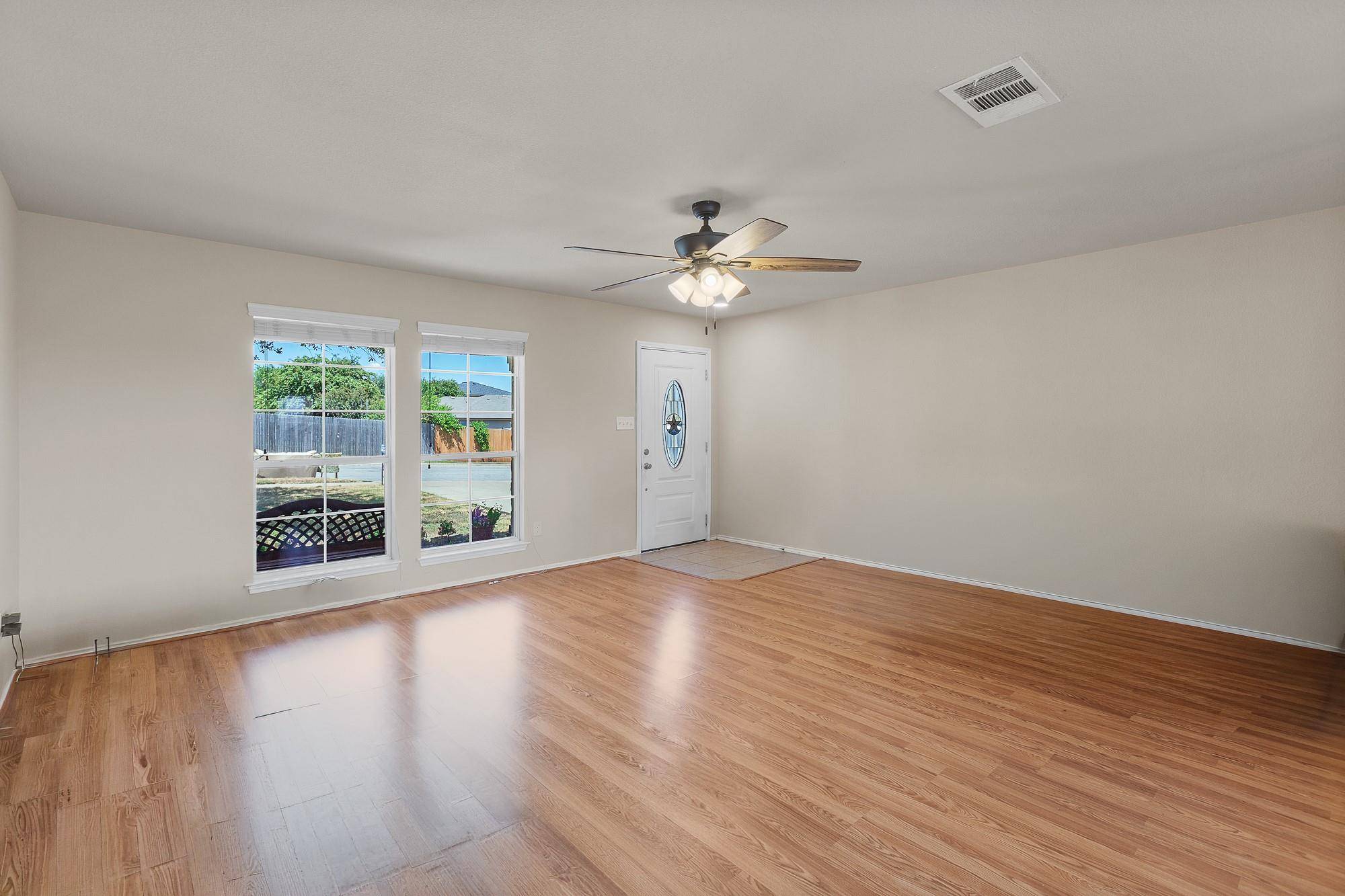 206 Killian LOOP, Hutto, TX 78634
