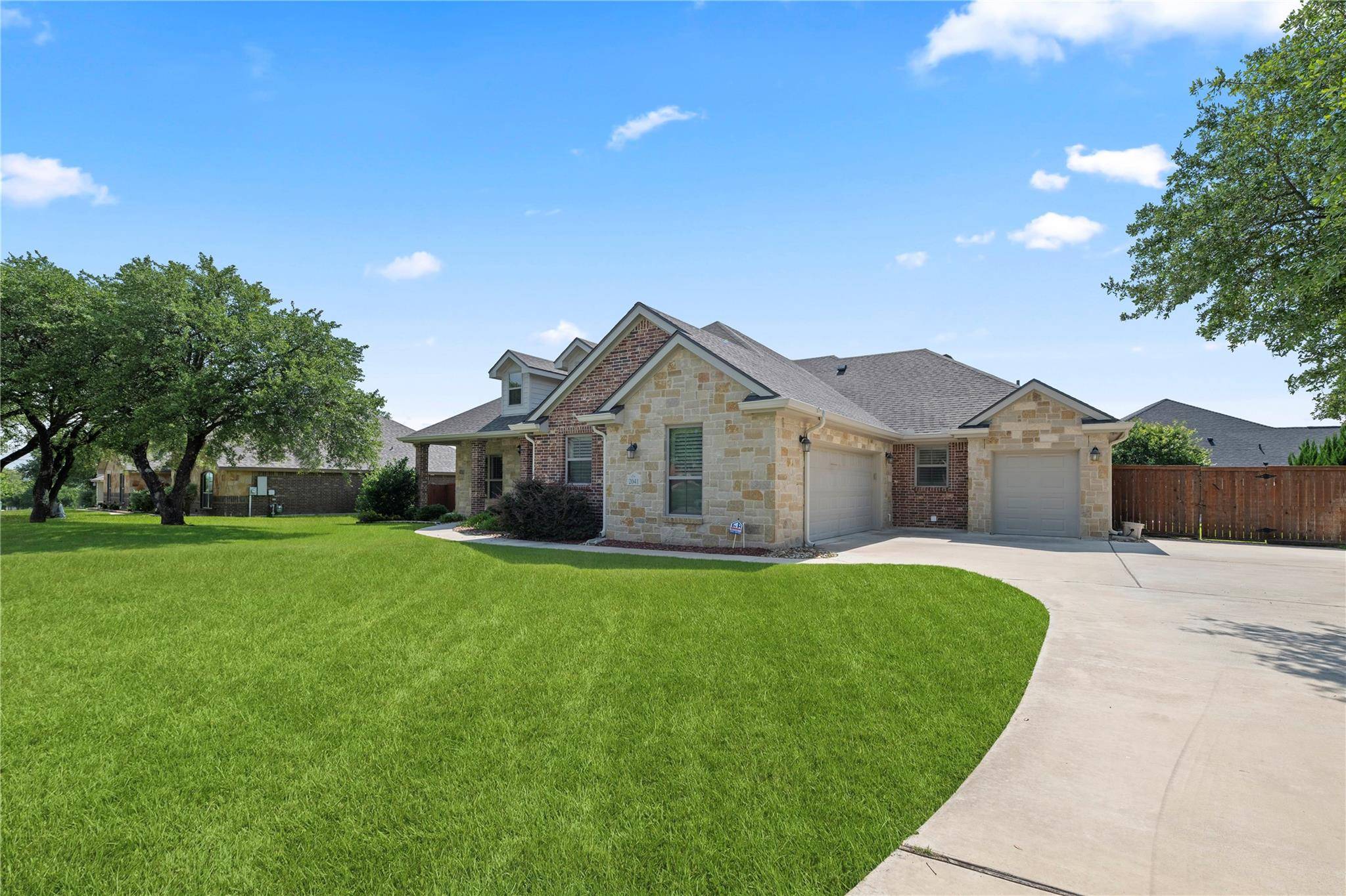 2041 Bella Vita DR, Nolanville, TX 76559