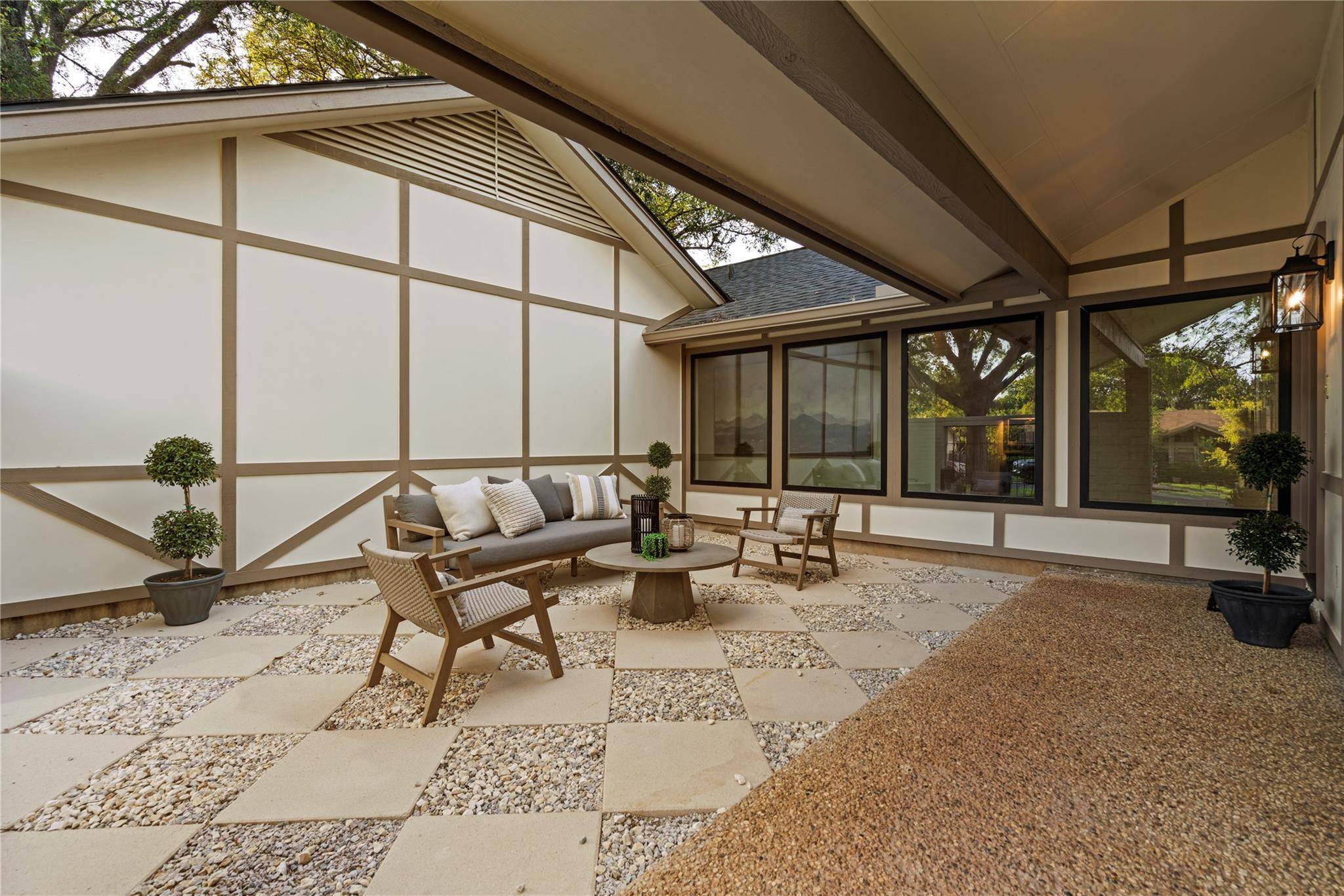 2404 Comburg Castle WAY, Austin, TX 78748