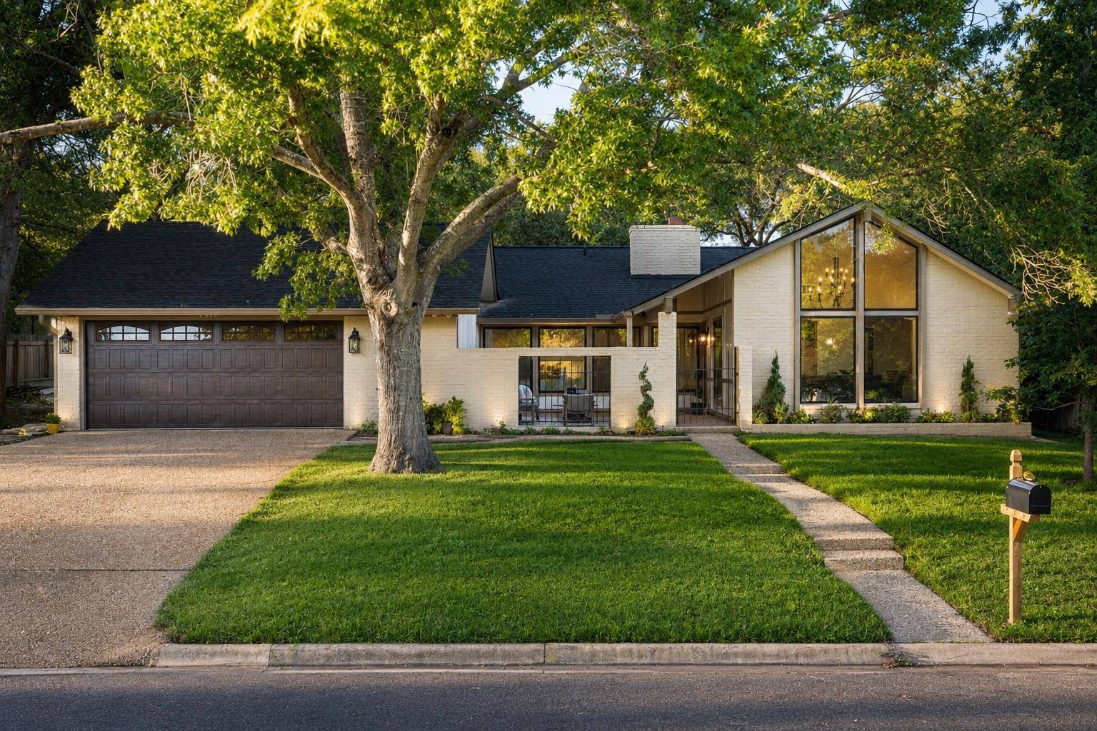 2404 Comburg Castle WAY, Austin, TX 78748