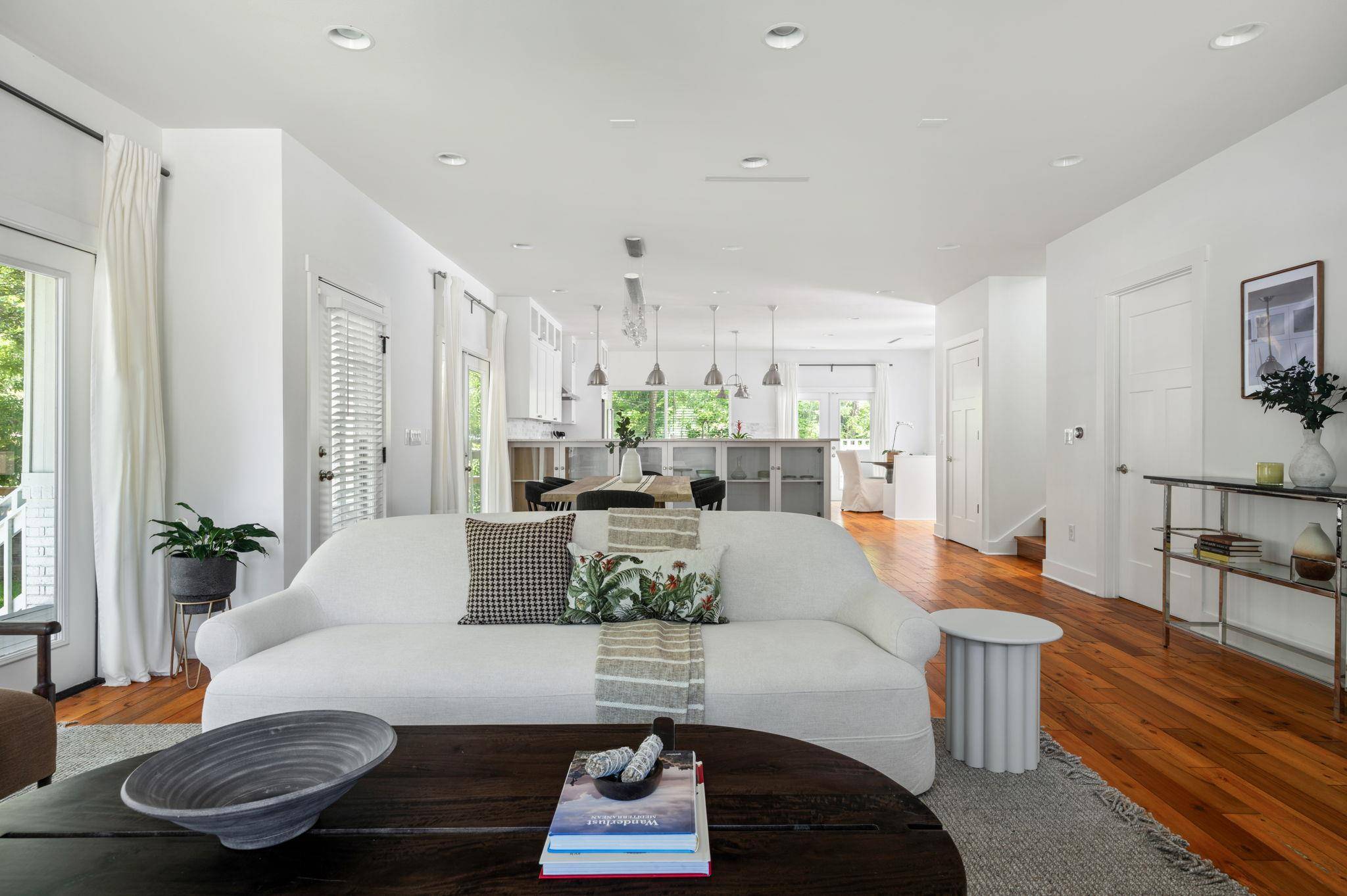 2413 Sharon LN, Austin, TX 78703