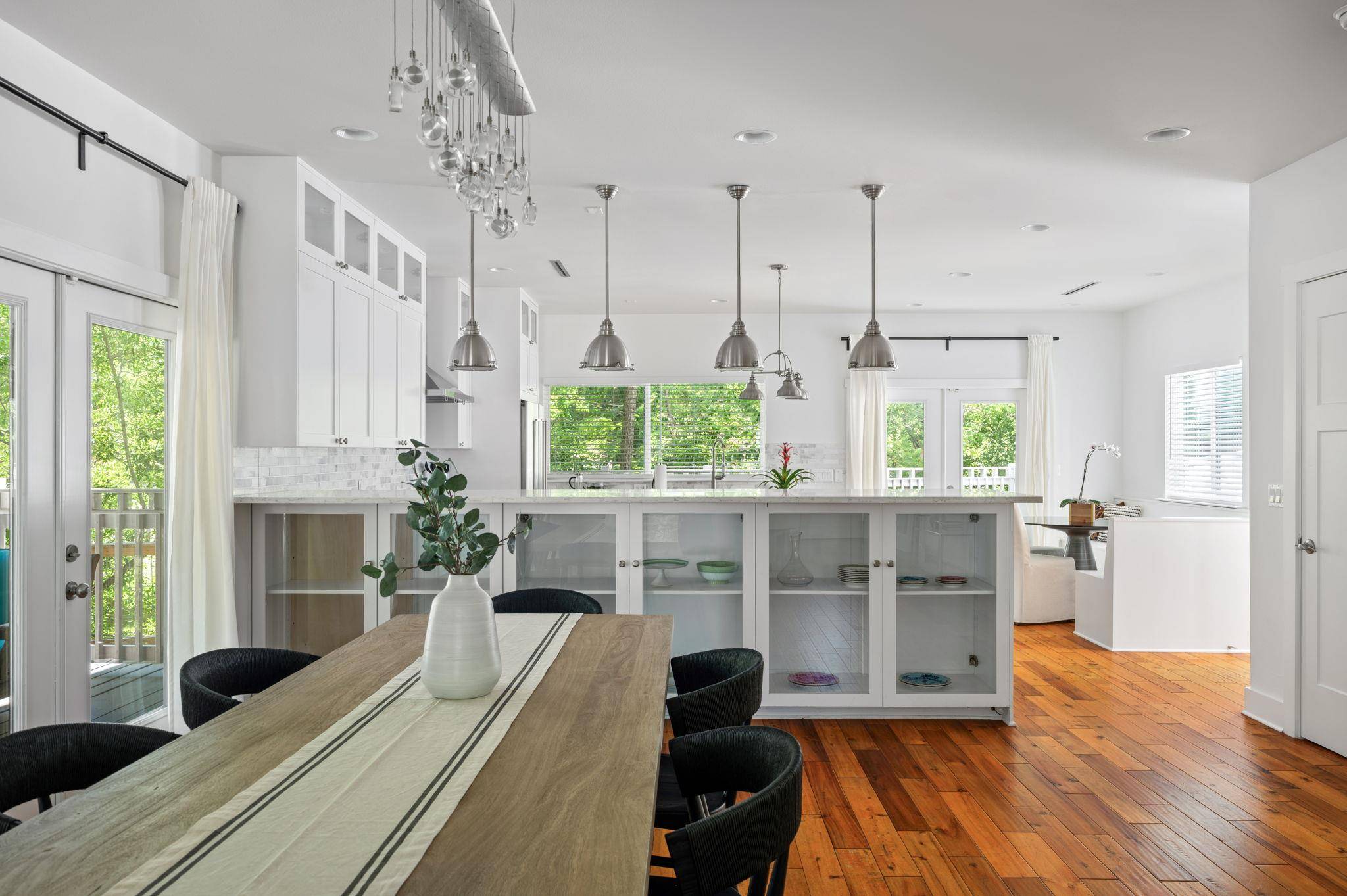 2413 Sharon LN, Austin, TX 78703