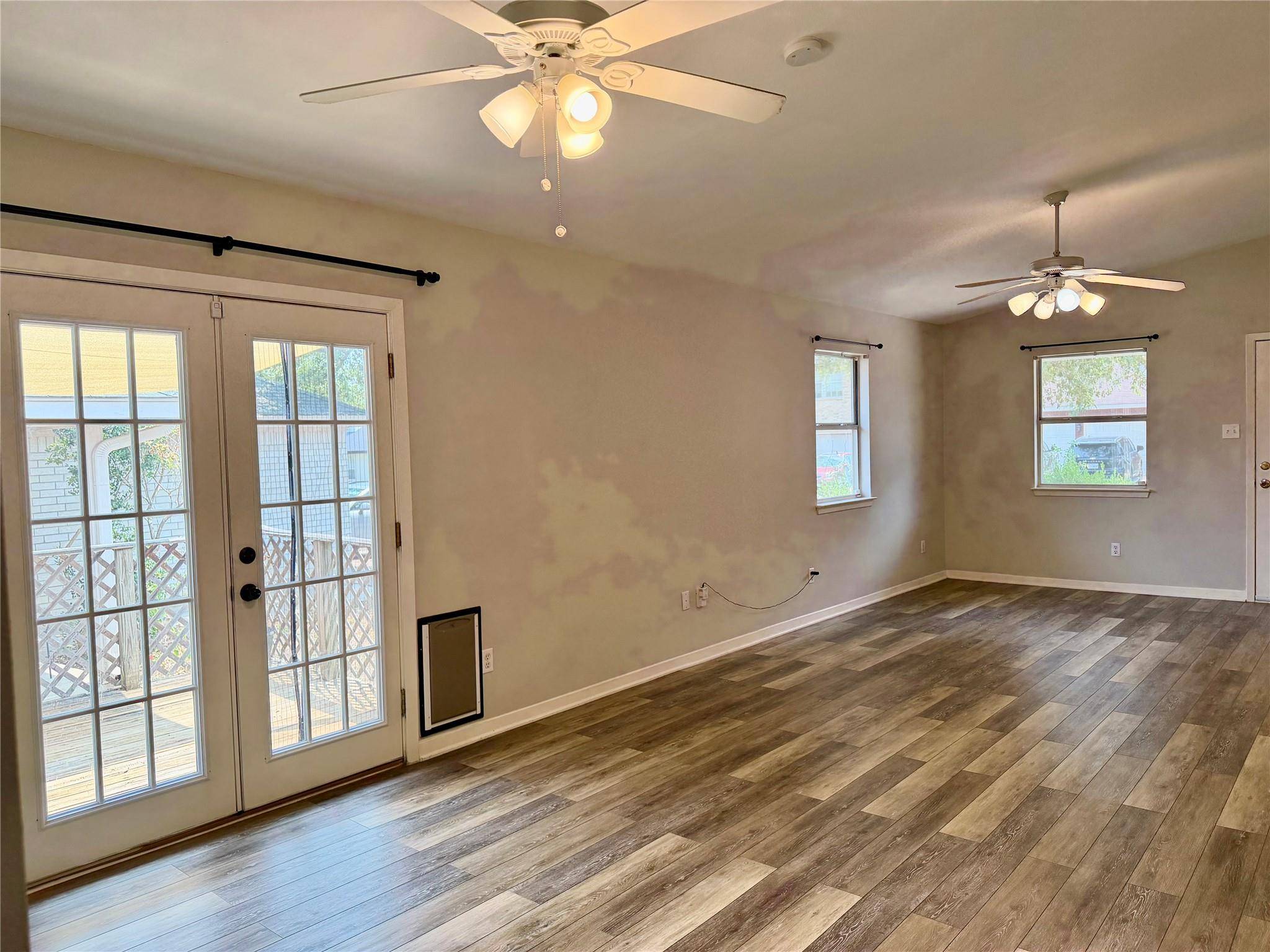8112 Willet Trail TRL #B, Austin, TX 78745