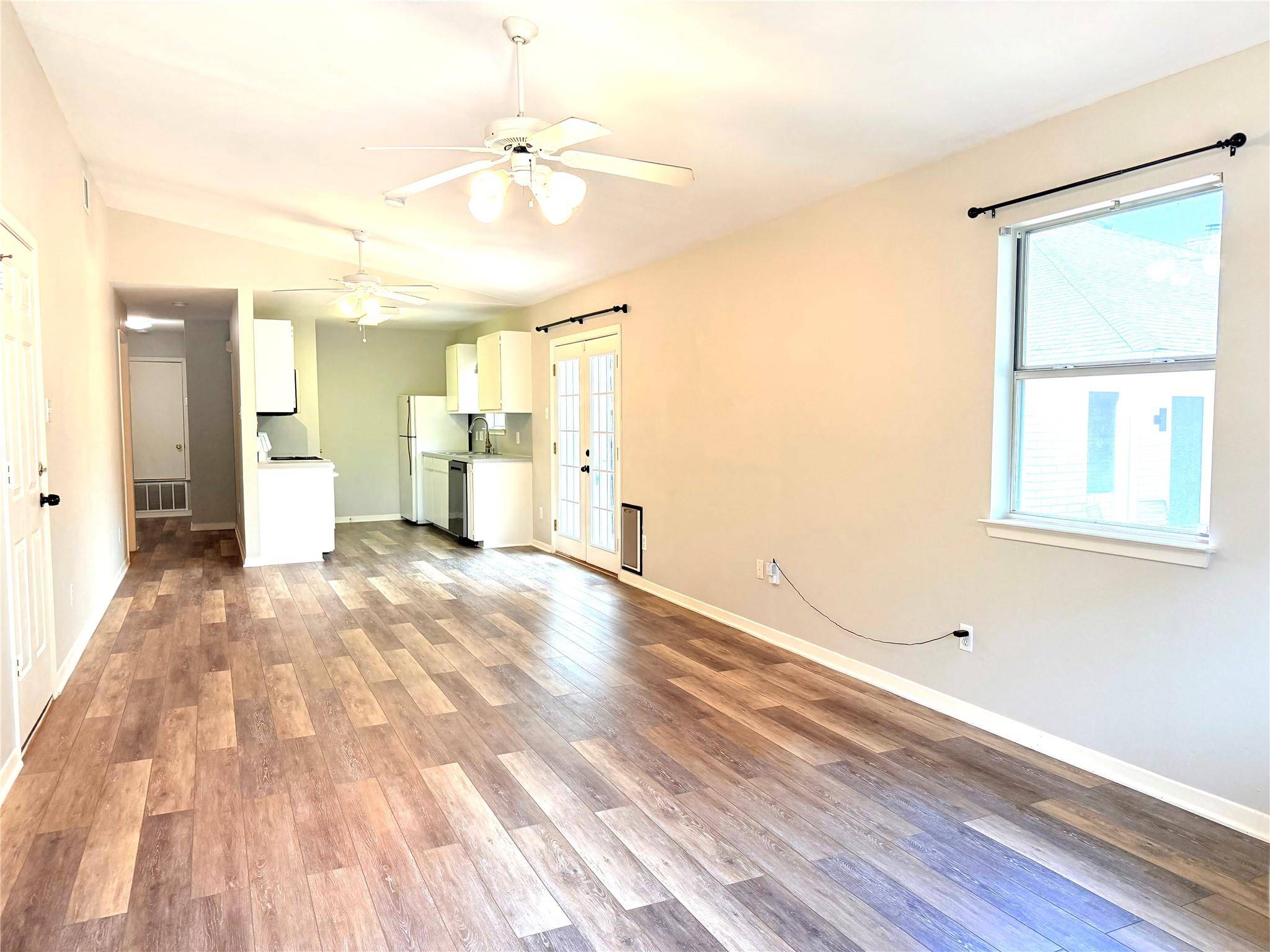 8112 Willet Trail TRL #B, Austin, TX 78745