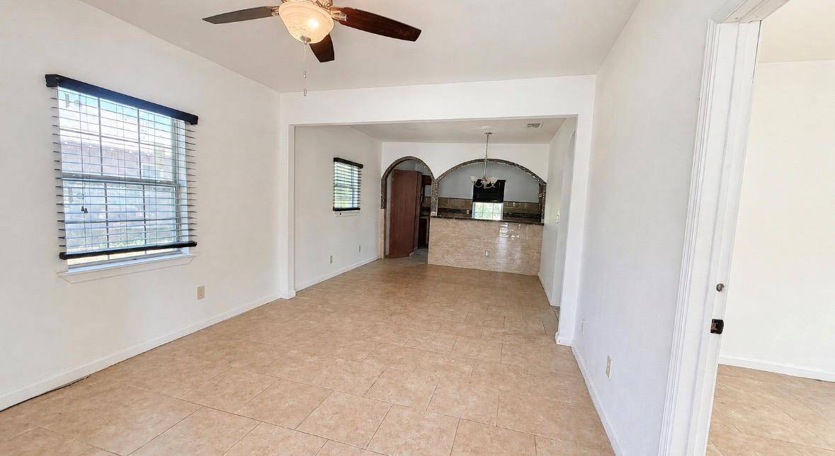 510 E Pine ST, Seguin, TX 78155