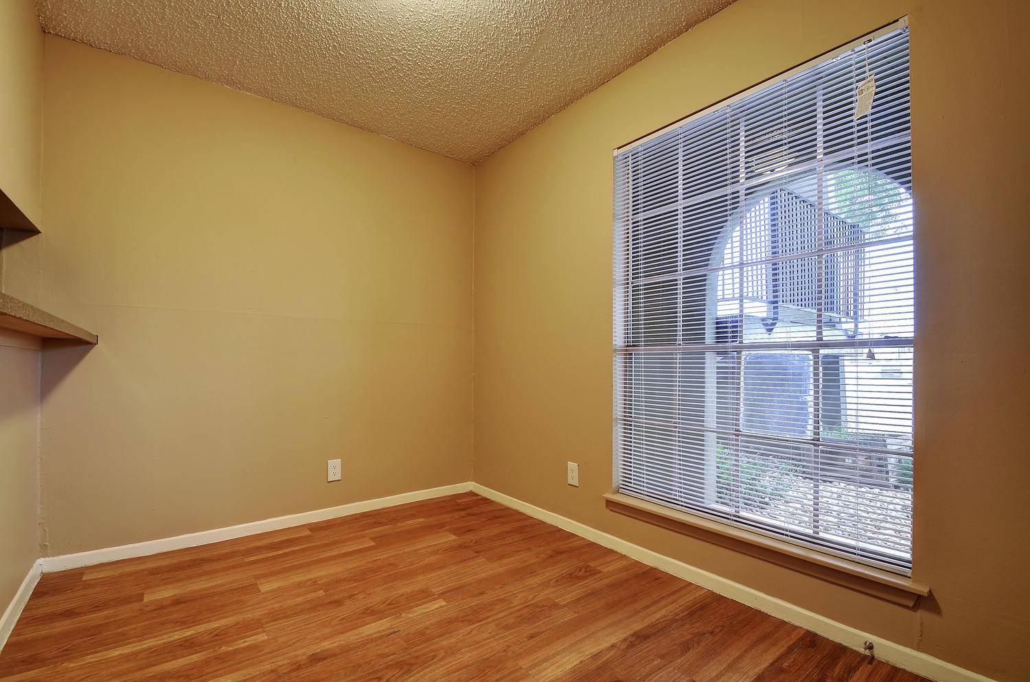 2414 Ventura DR #110, Austin, TX 78741
