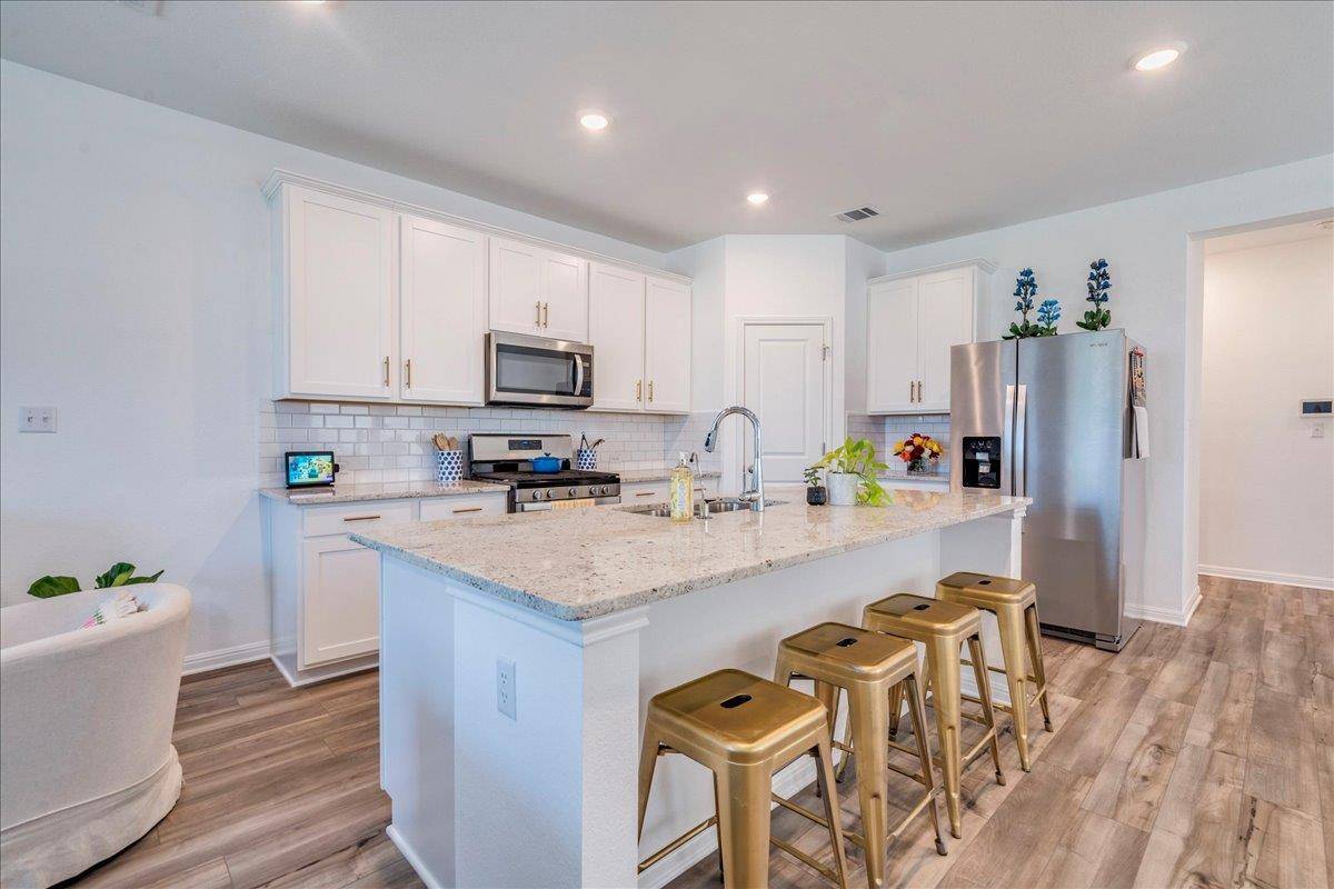 269 Star Mountain LN, Dripping Springs, TX 78620