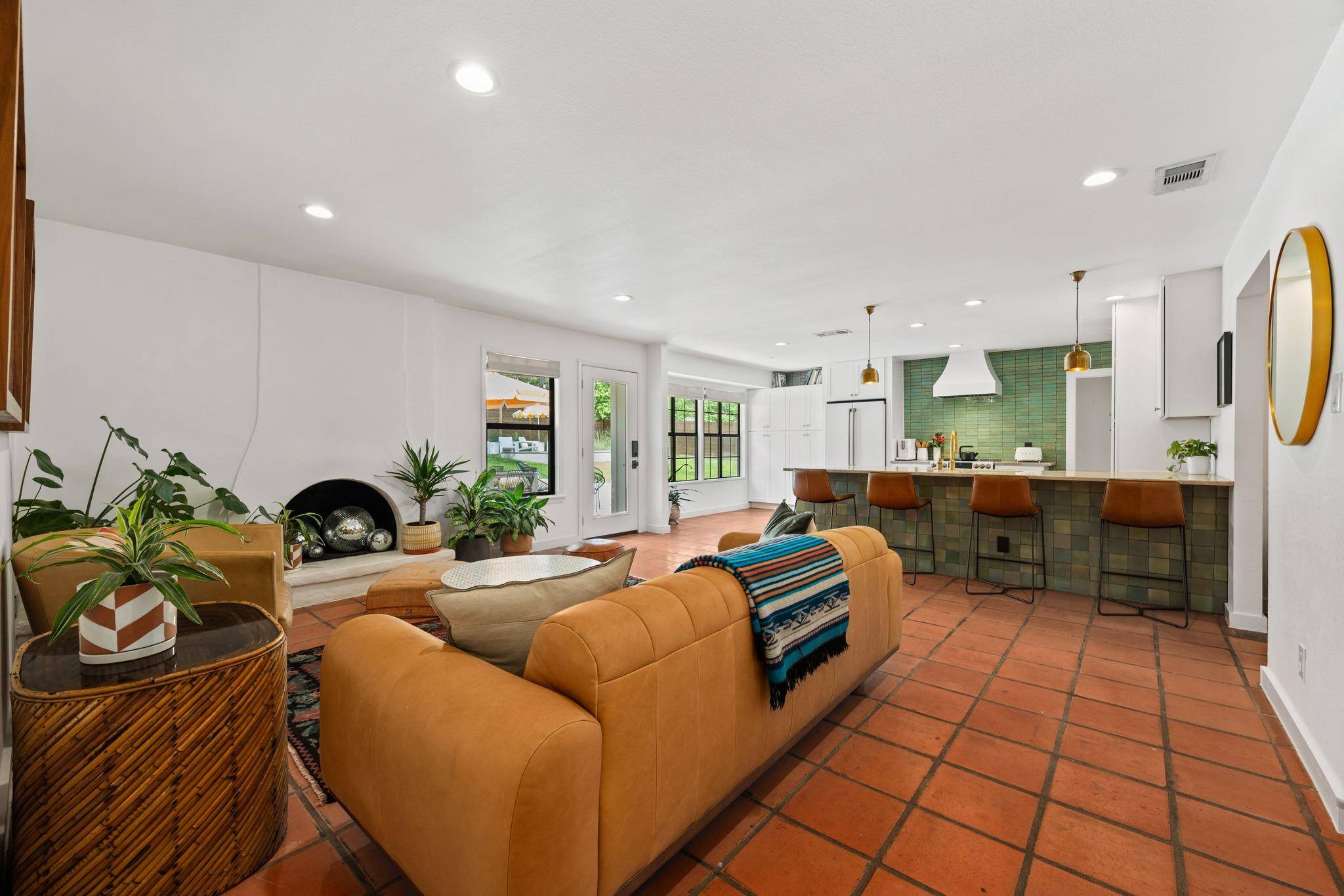 6206 Highland Hills DR, Austin, TX 78731