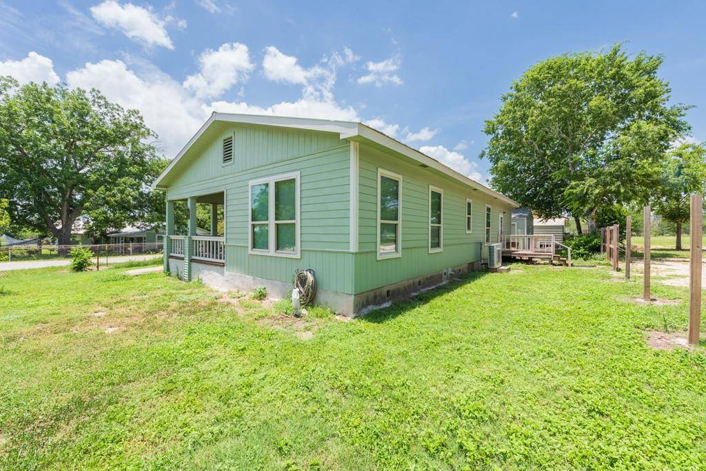 7 River ST, Prairie Lea, TX 78661