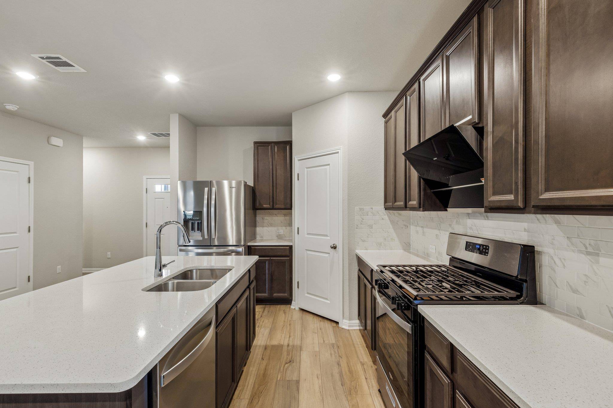 111 Magnolia Ranch LN, Hutto, TX 78634