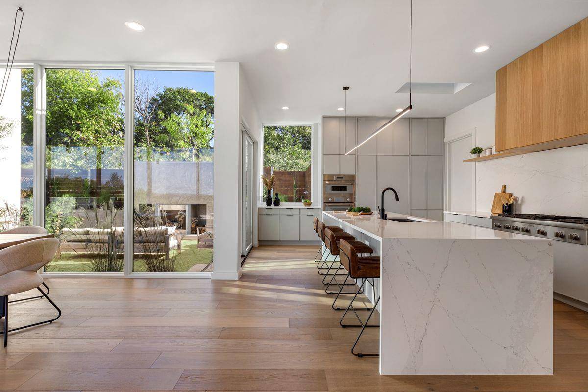7120 Clifton LN, Austin, TX 78746