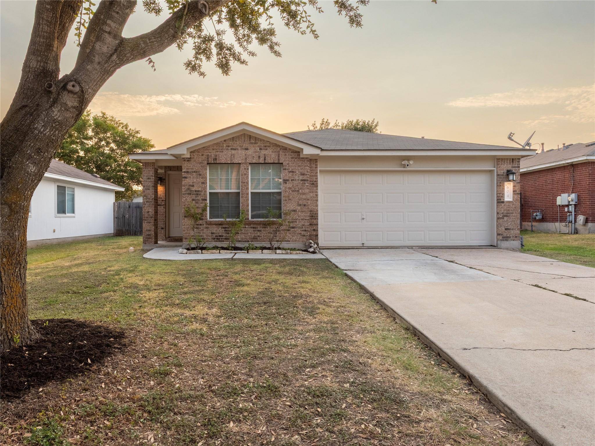 604 S Pauley DR, Hutto, TX 78634