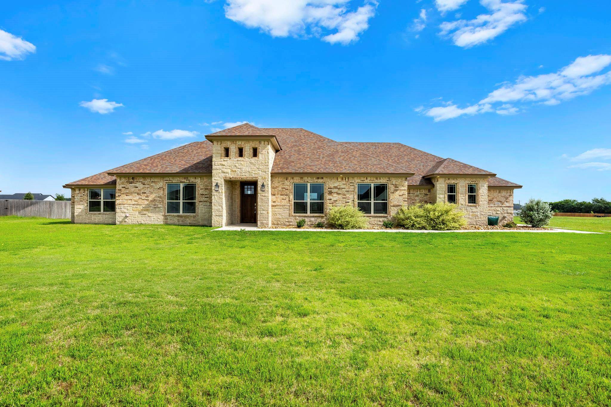 930 Inka RD, Salado, TX 76571