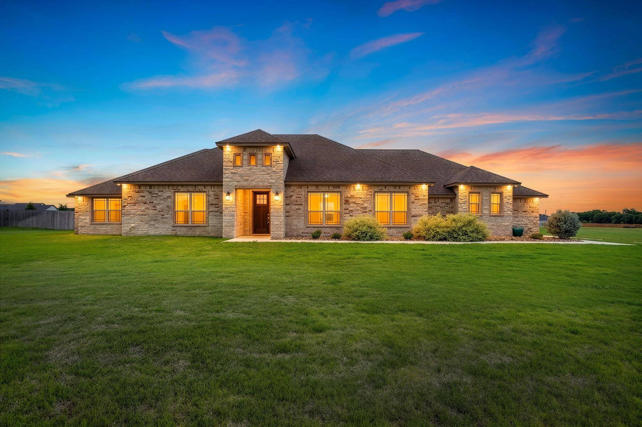 930 Inka RD, Salado, TX 76571
