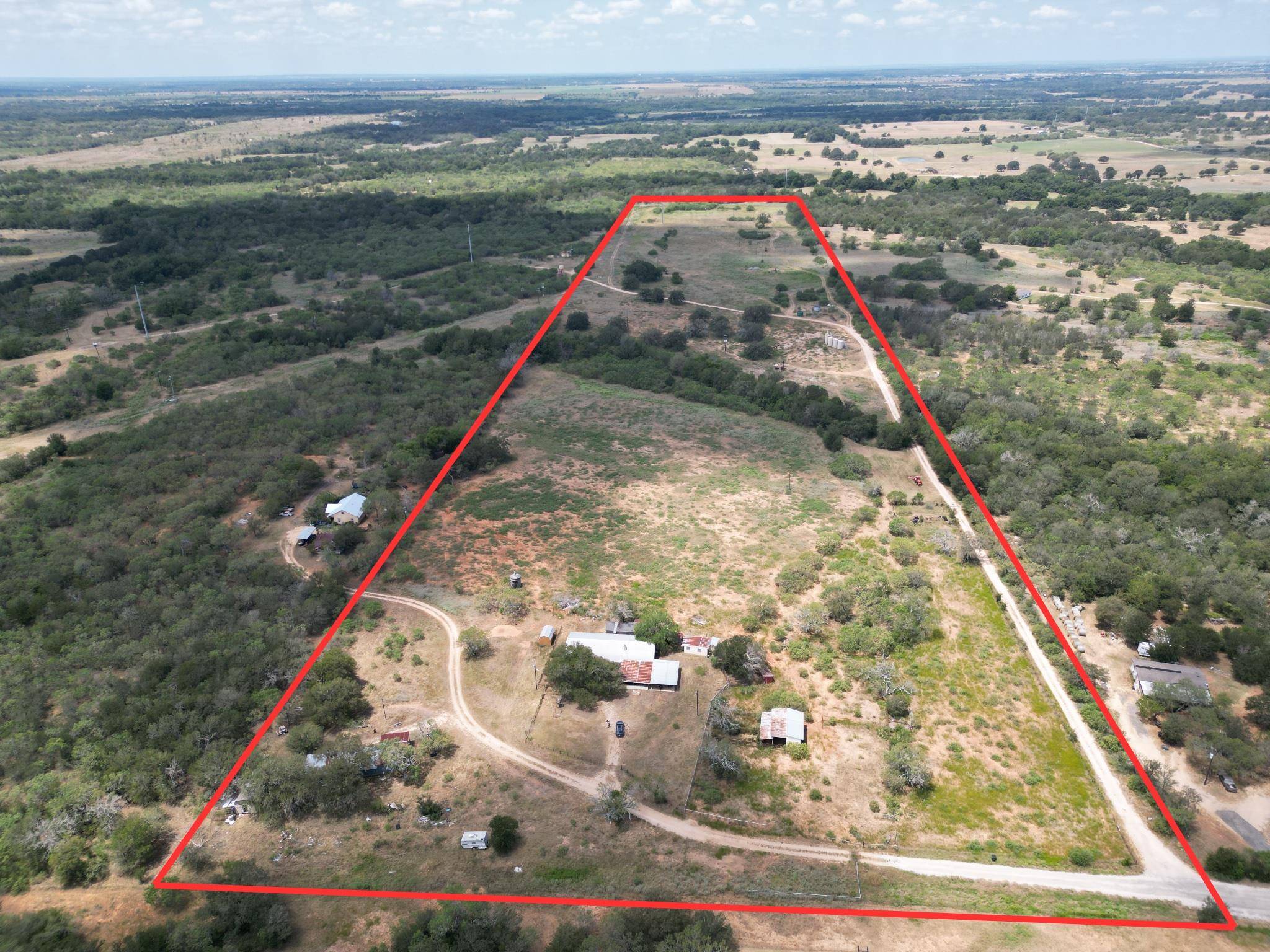 3200 Cattlemens ROW, Lockhart, TX 78644