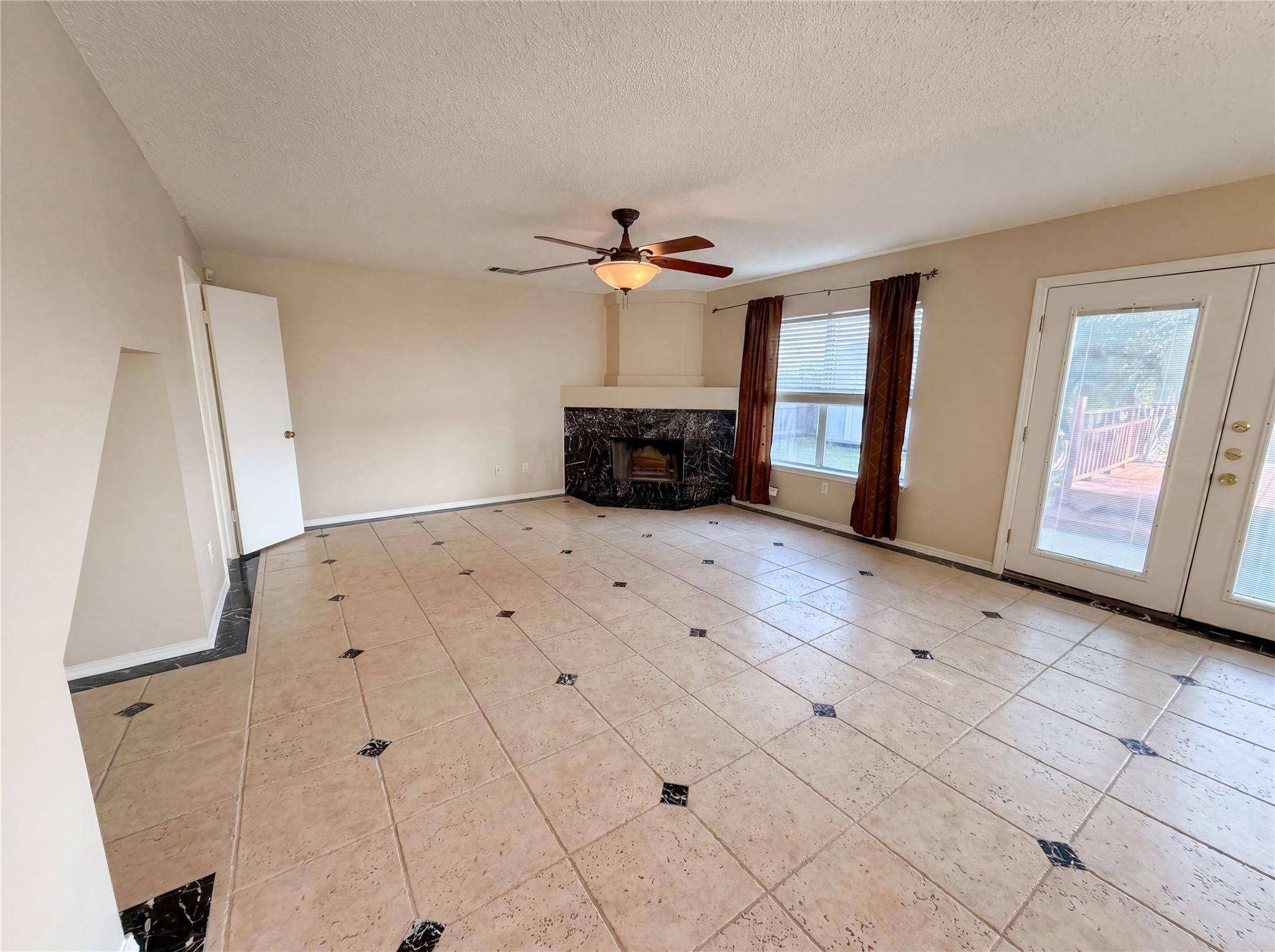 2727 High Point DR, Round Rock, TX 78664