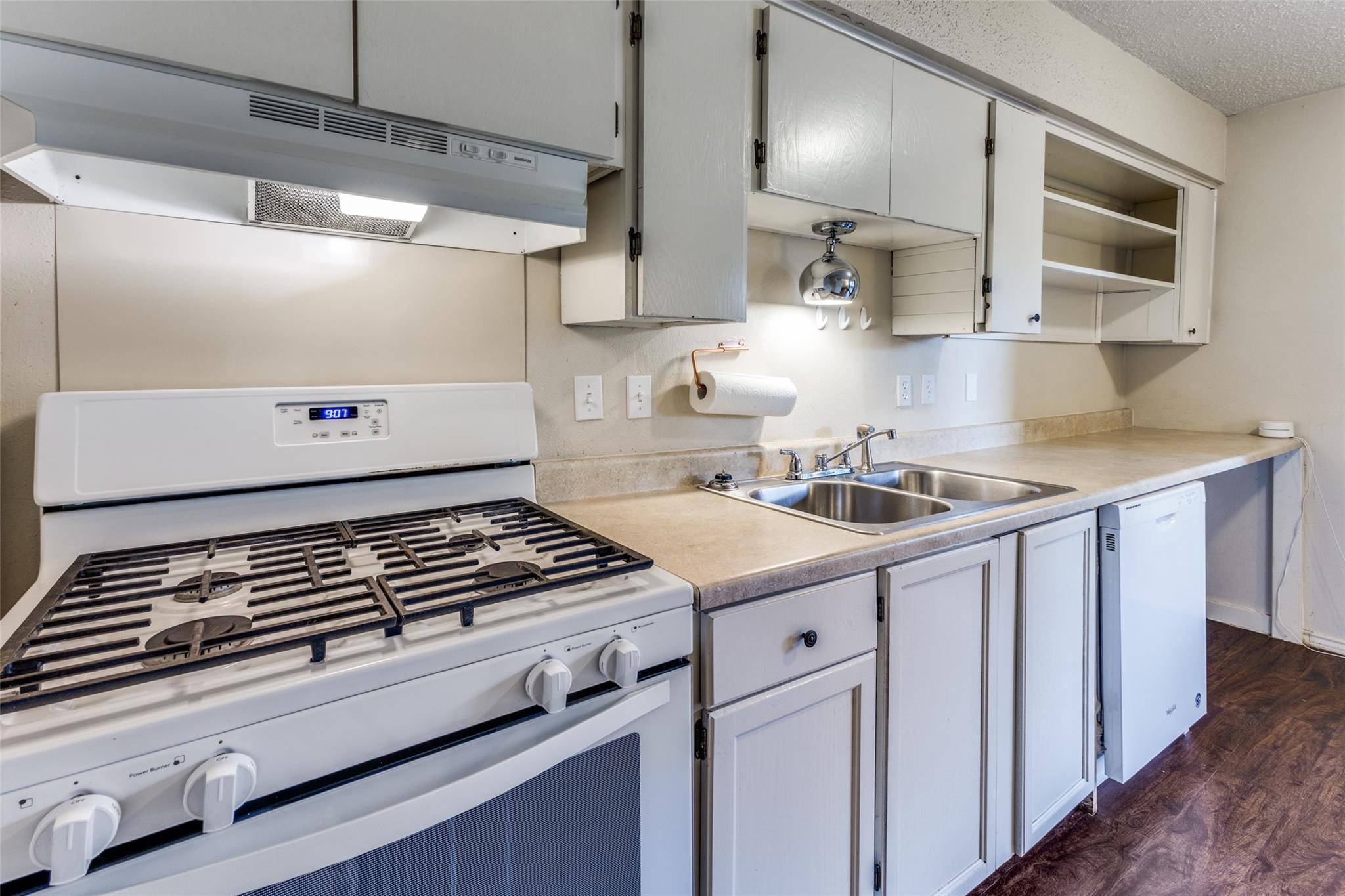 620 S 1st ST #103, Austin, TX 78704