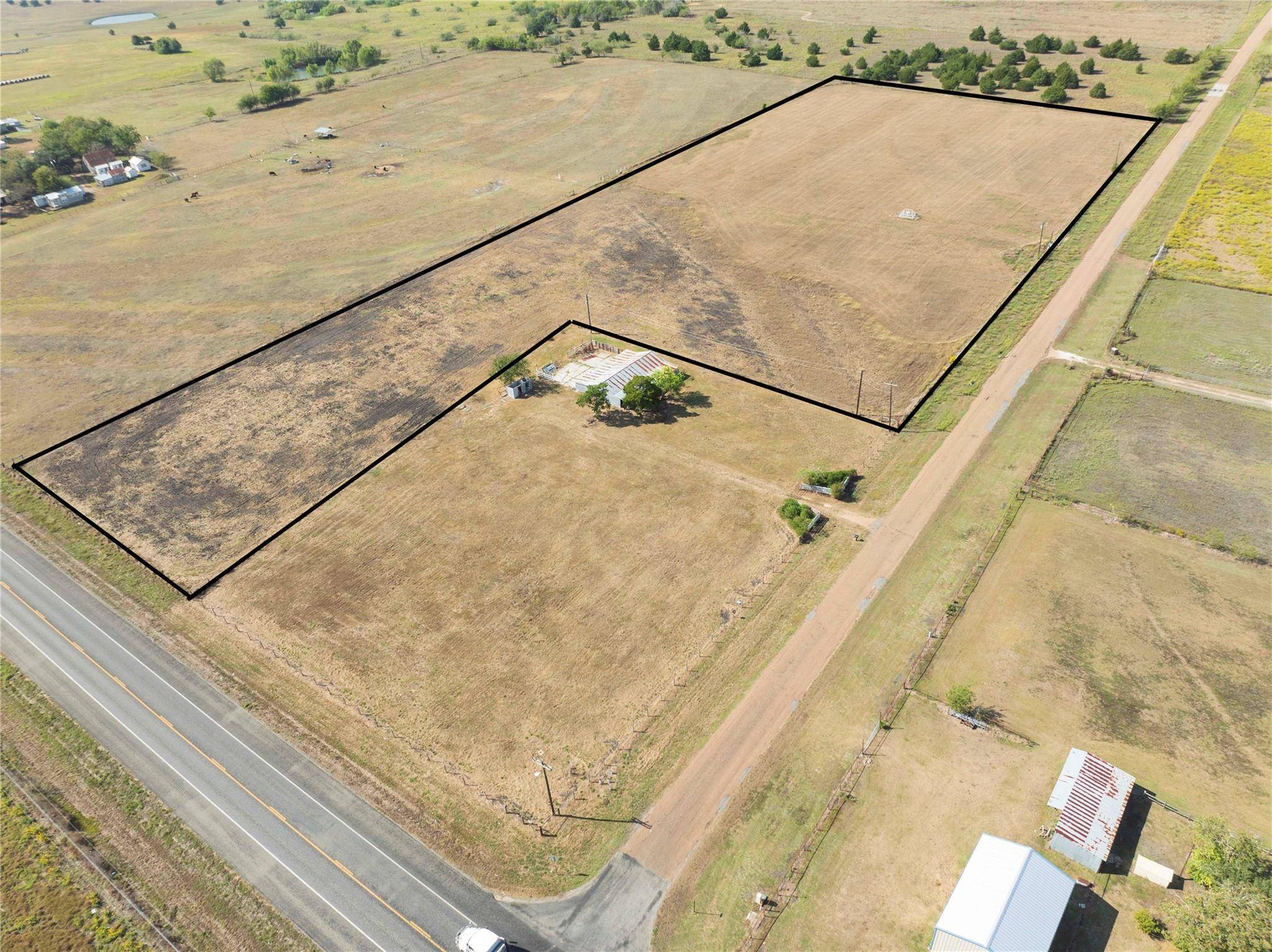 225 Knape RD, La Grange, TX 78945