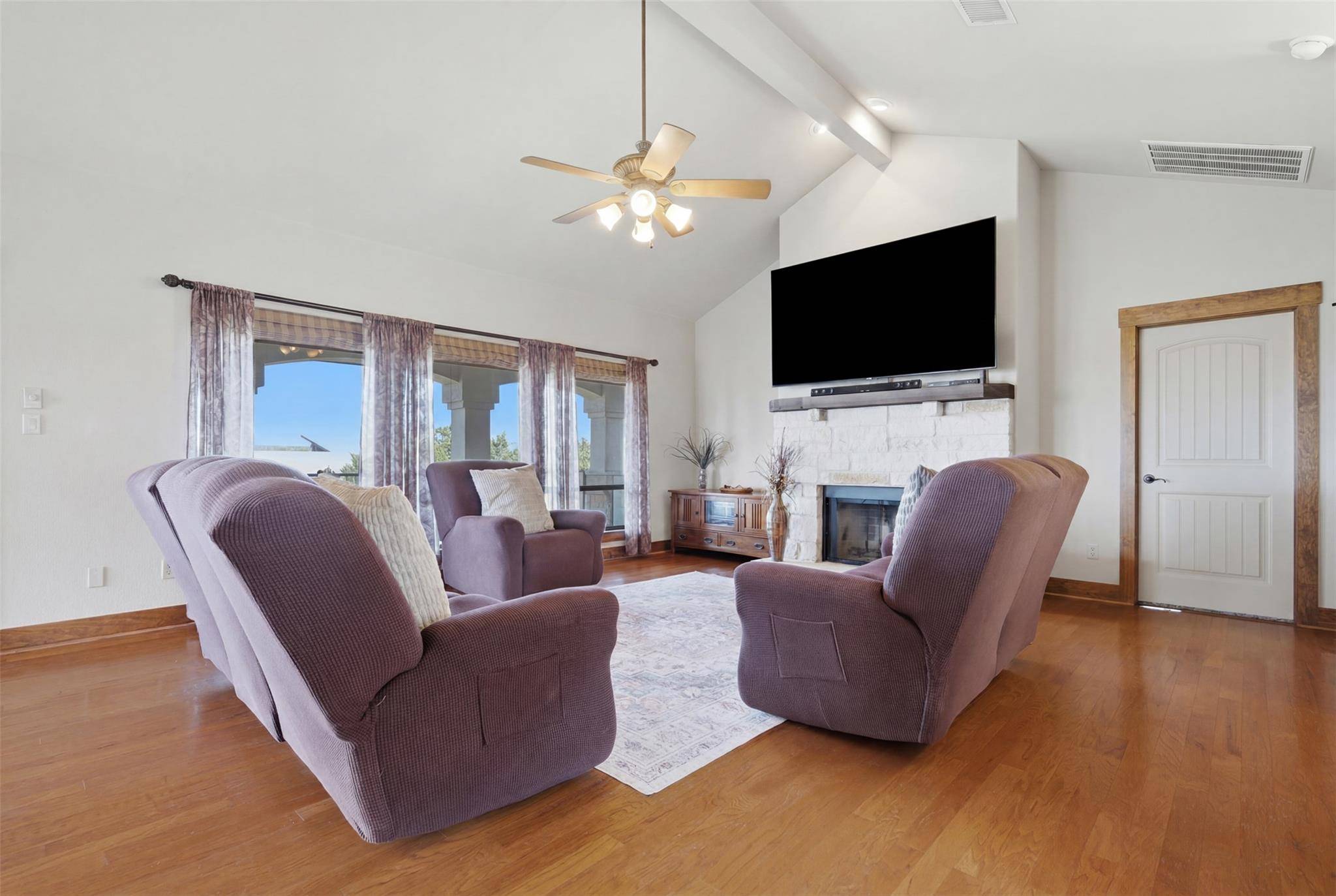 700 Augusta CIR N, Point Venture, TX 78645