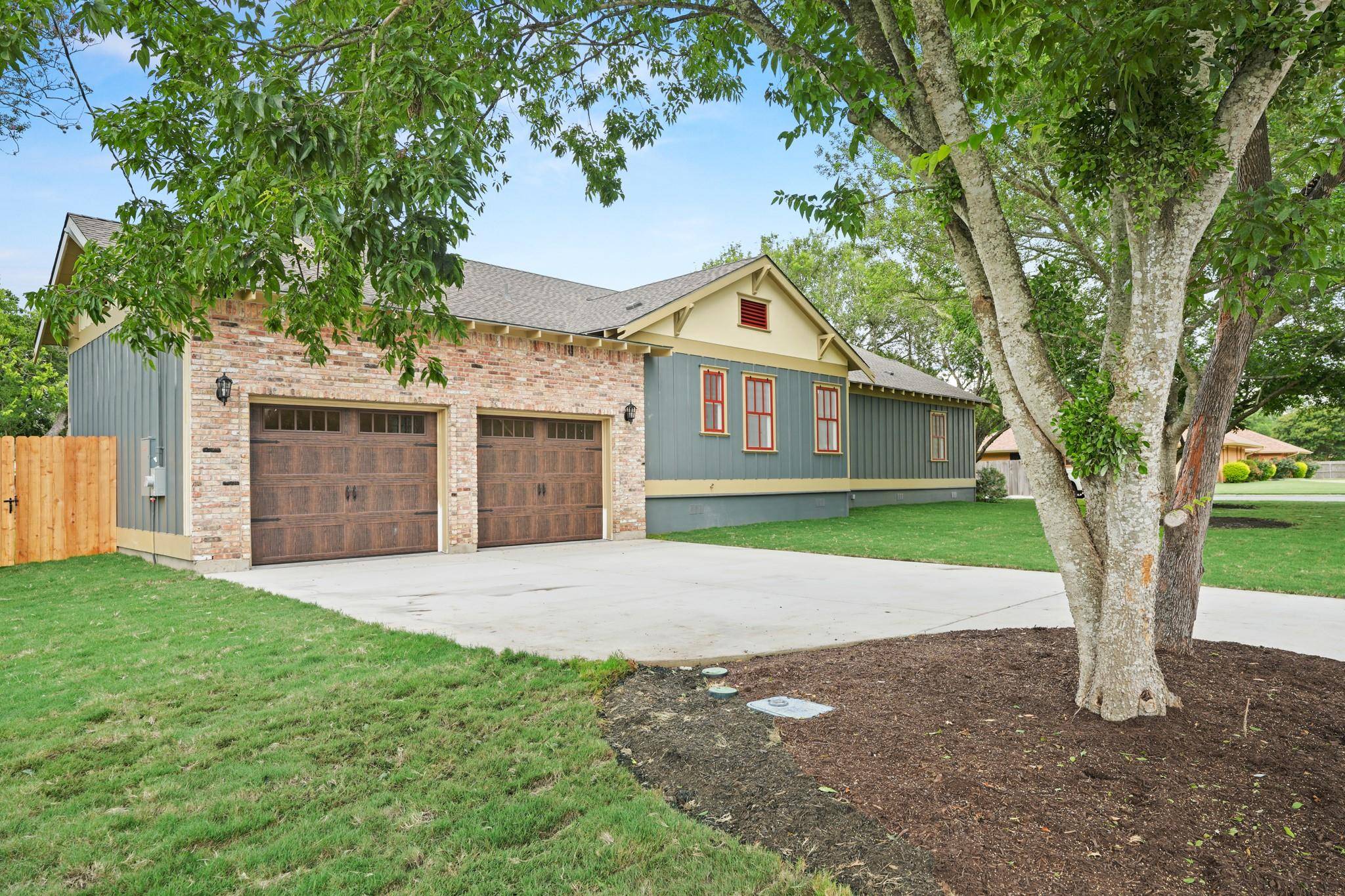 608 Cibilo ST, Lockhart, TX 78644