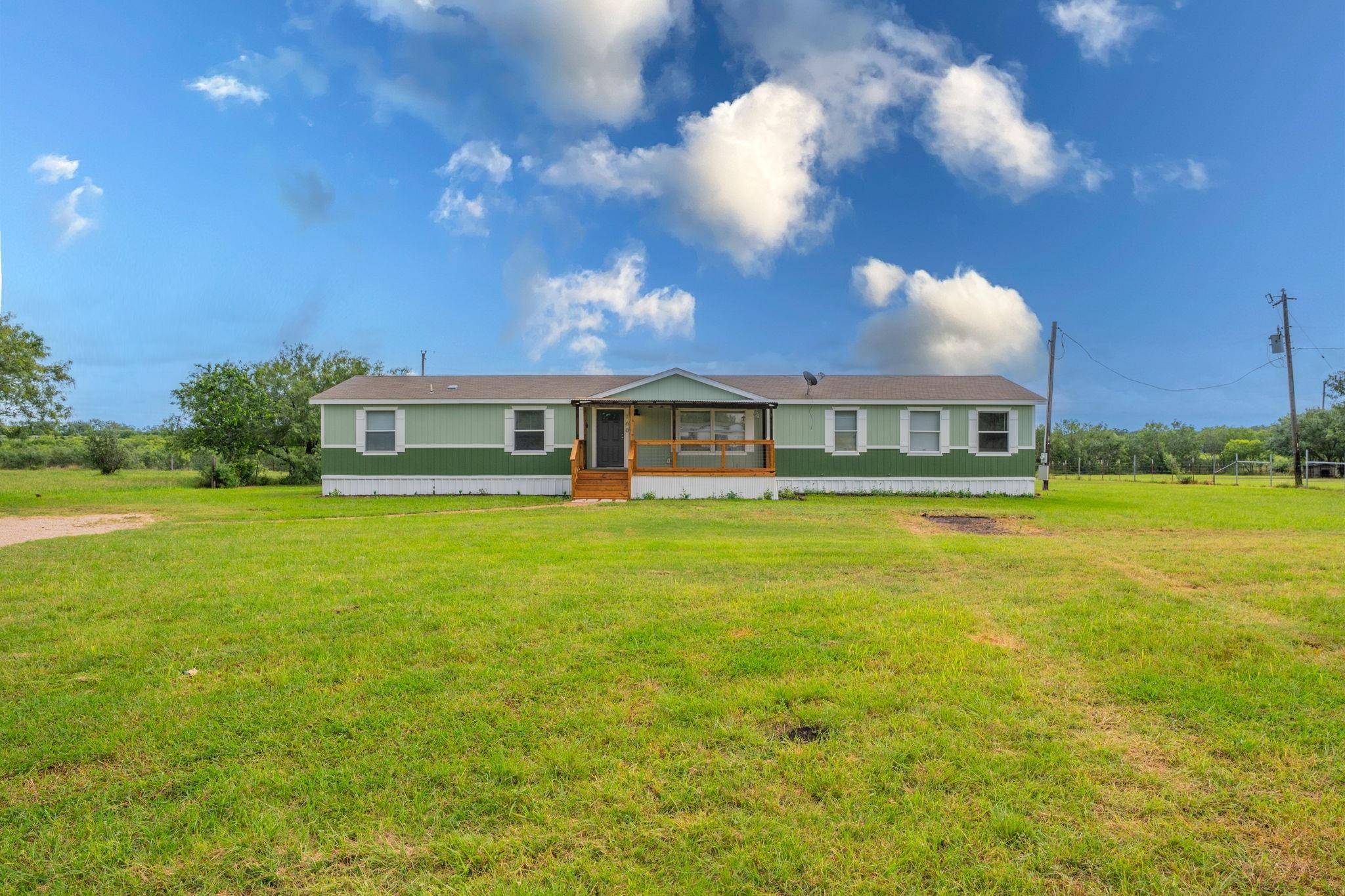 160 Indian TRL, Lockhart, TX 78644