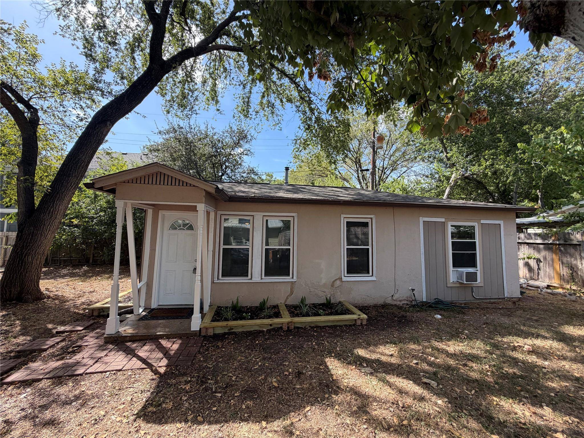 808 E 46th ST #B, Austin, TX 78751