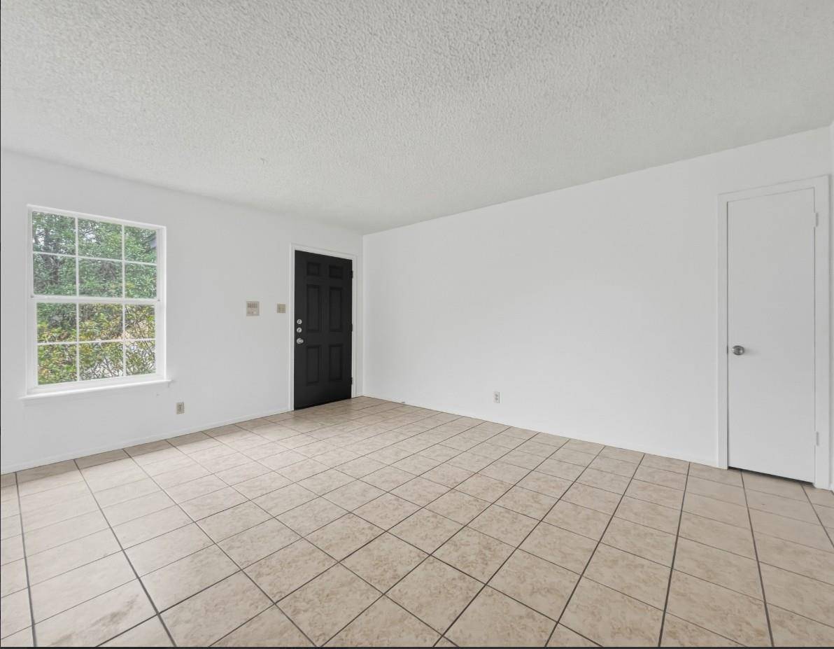 3427 WILLOWRUN DR #D, Austin, TX 78704