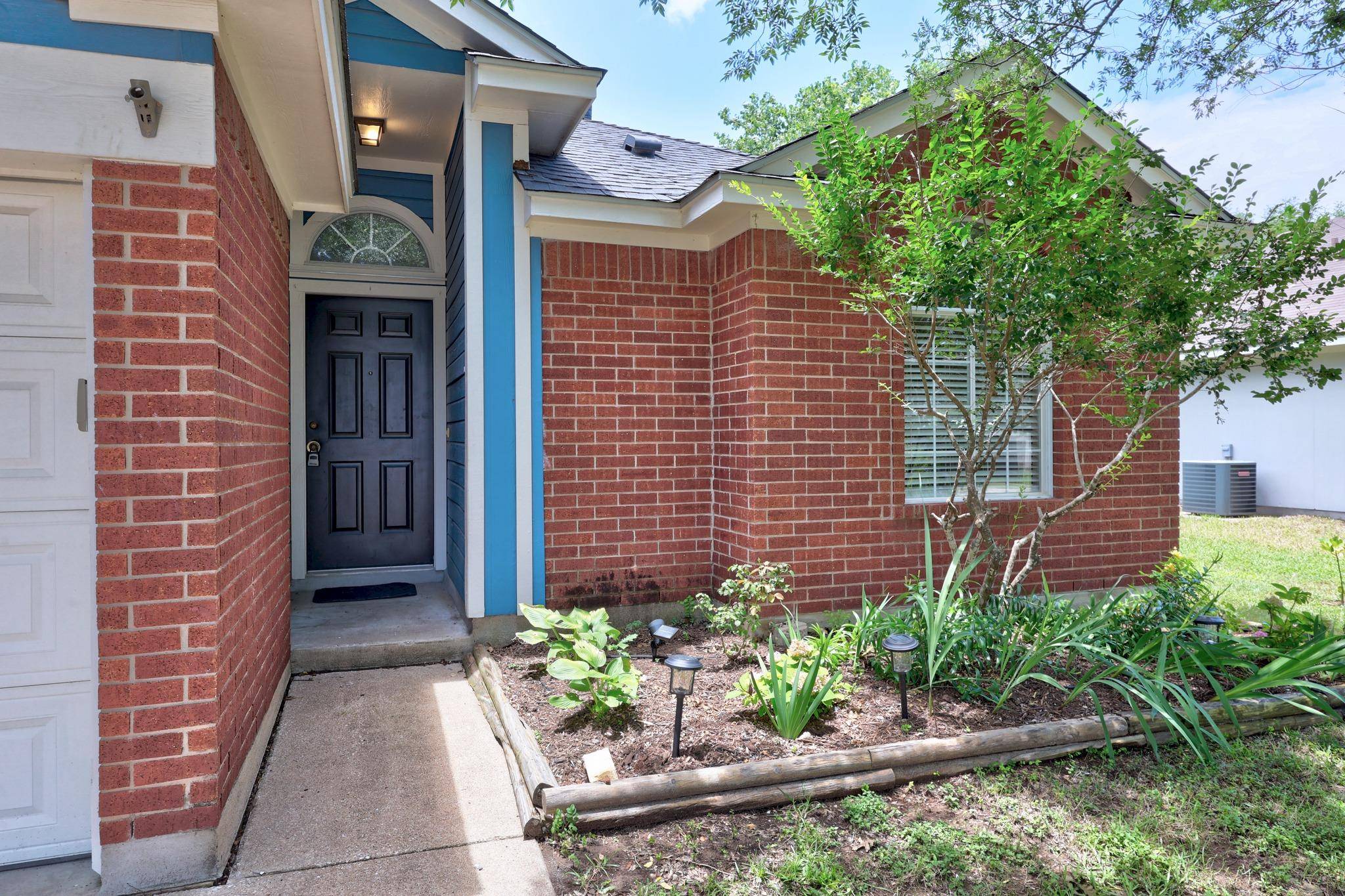 803 Sparkling Brook LN, Leander, TX 78641