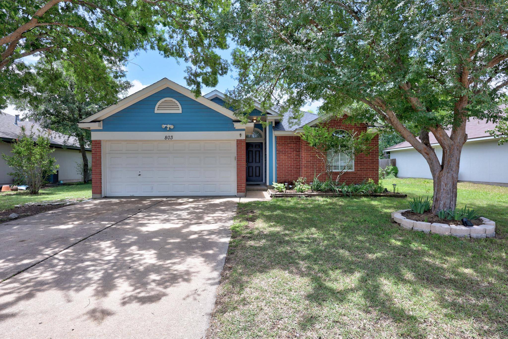 803 Sparkling Brook LN, Leander, TX 78641