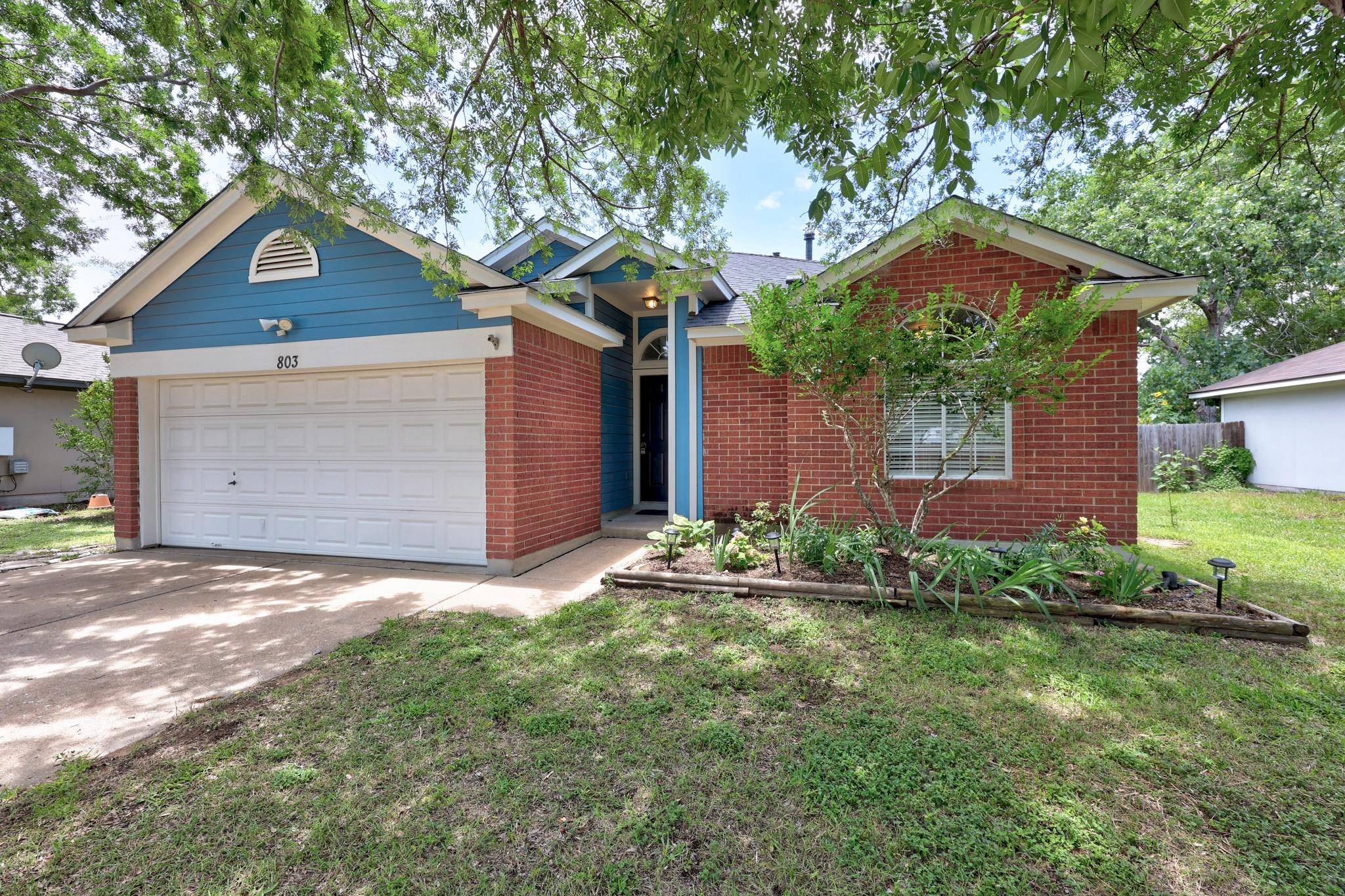 803 Sparkling Brook LN, Leander, TX 78641