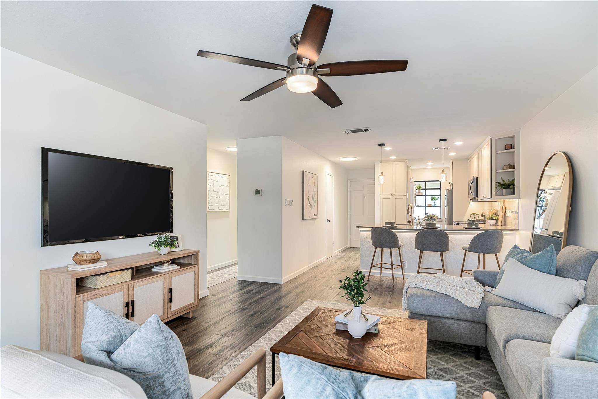 2215 Post RD #2084, Austin, TX 78704