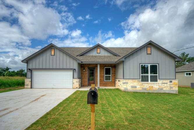 139 Waimanalo DR, Bastrop, TX 78602