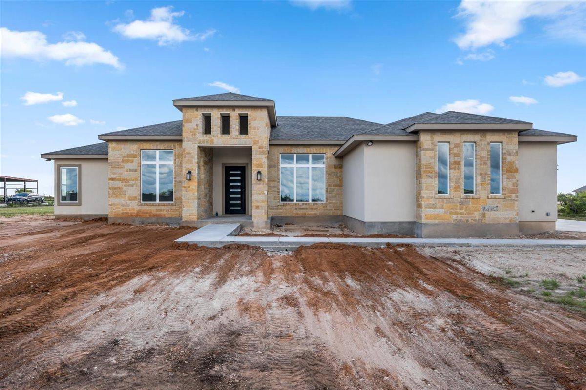 123 Lila LN, Bertram, TX 78605