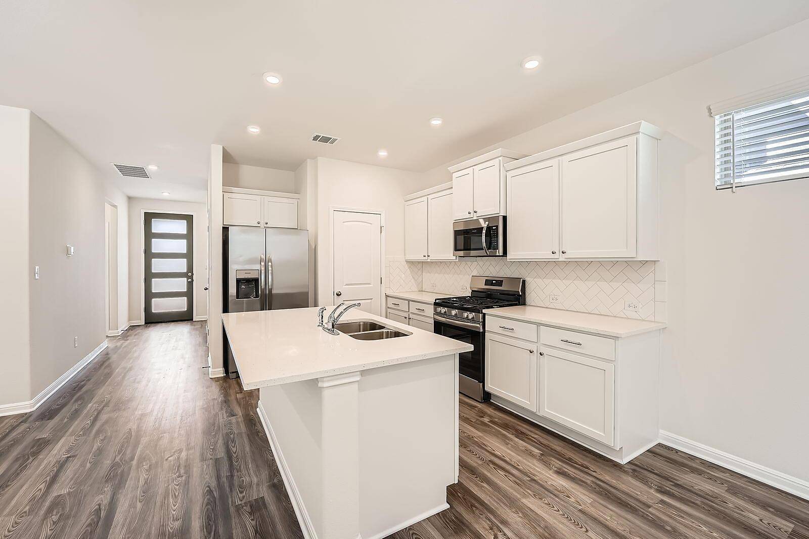 200 Weaver LN, Bastrop, TX 78602