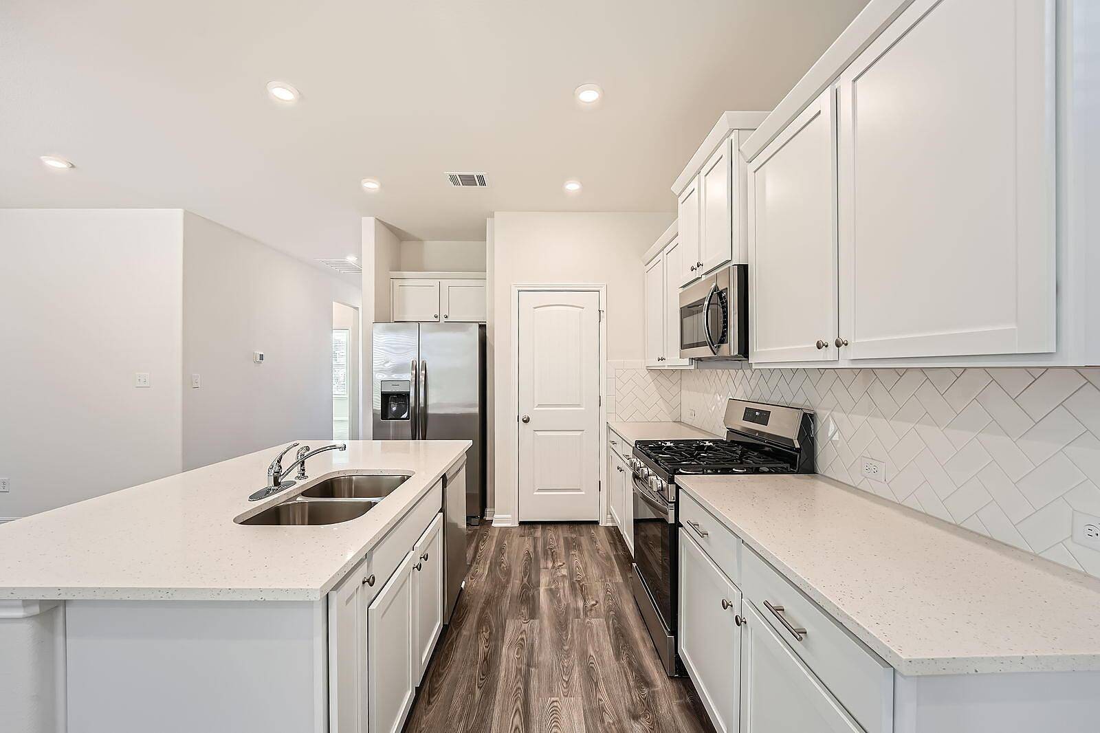 200 Weaver LN, Bastrop, TX 78602