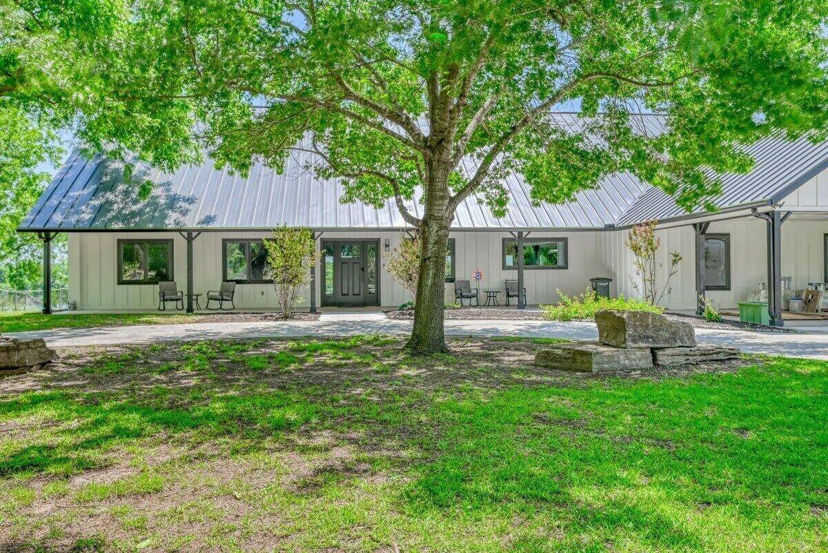 3120 River Oaks DR, Kingsland, TX 78639