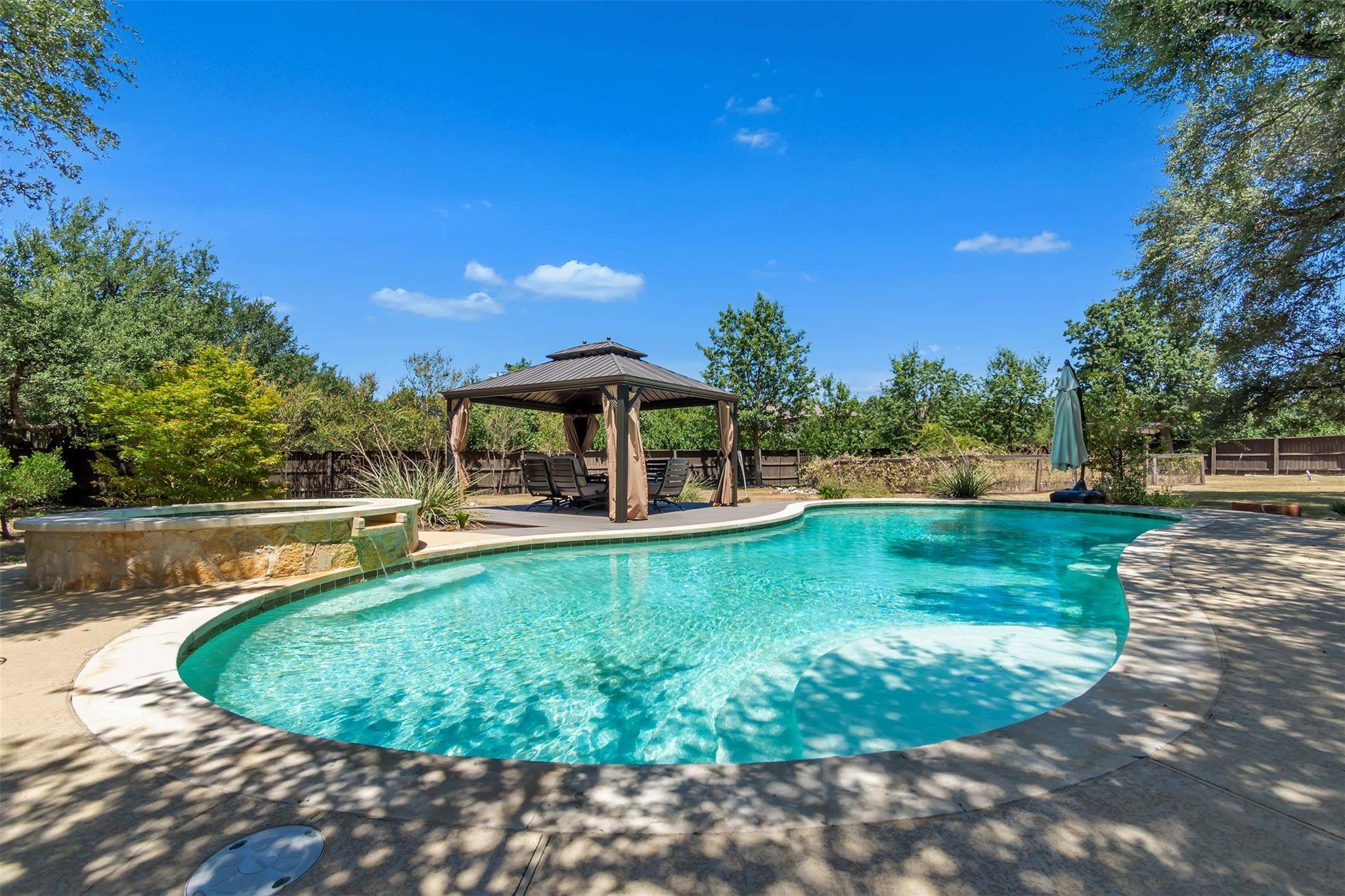 140 Oak Plaza DR, Georgetown, TX 78628