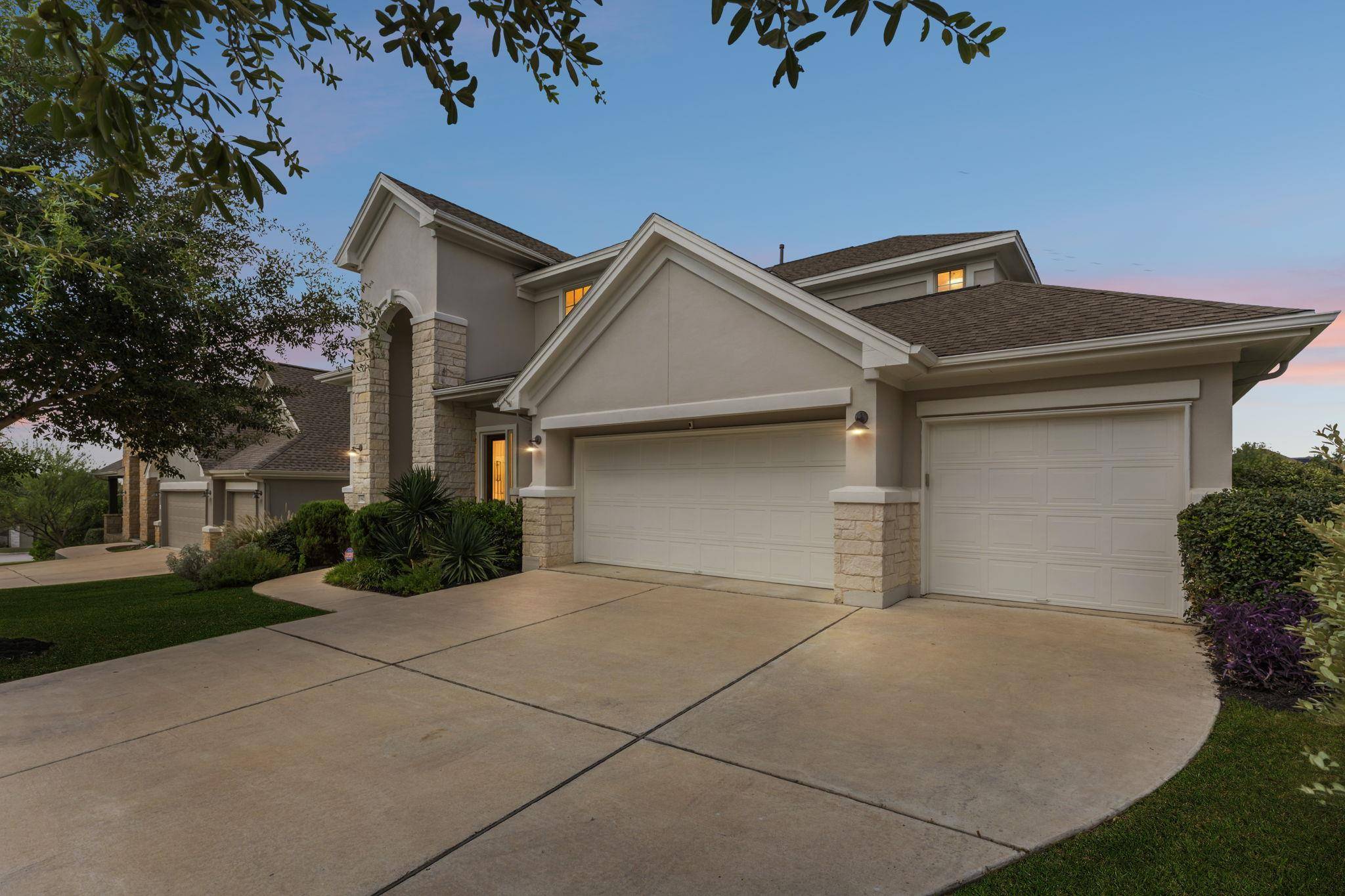 642 Jacksdaw DR, Austin, TX 78737